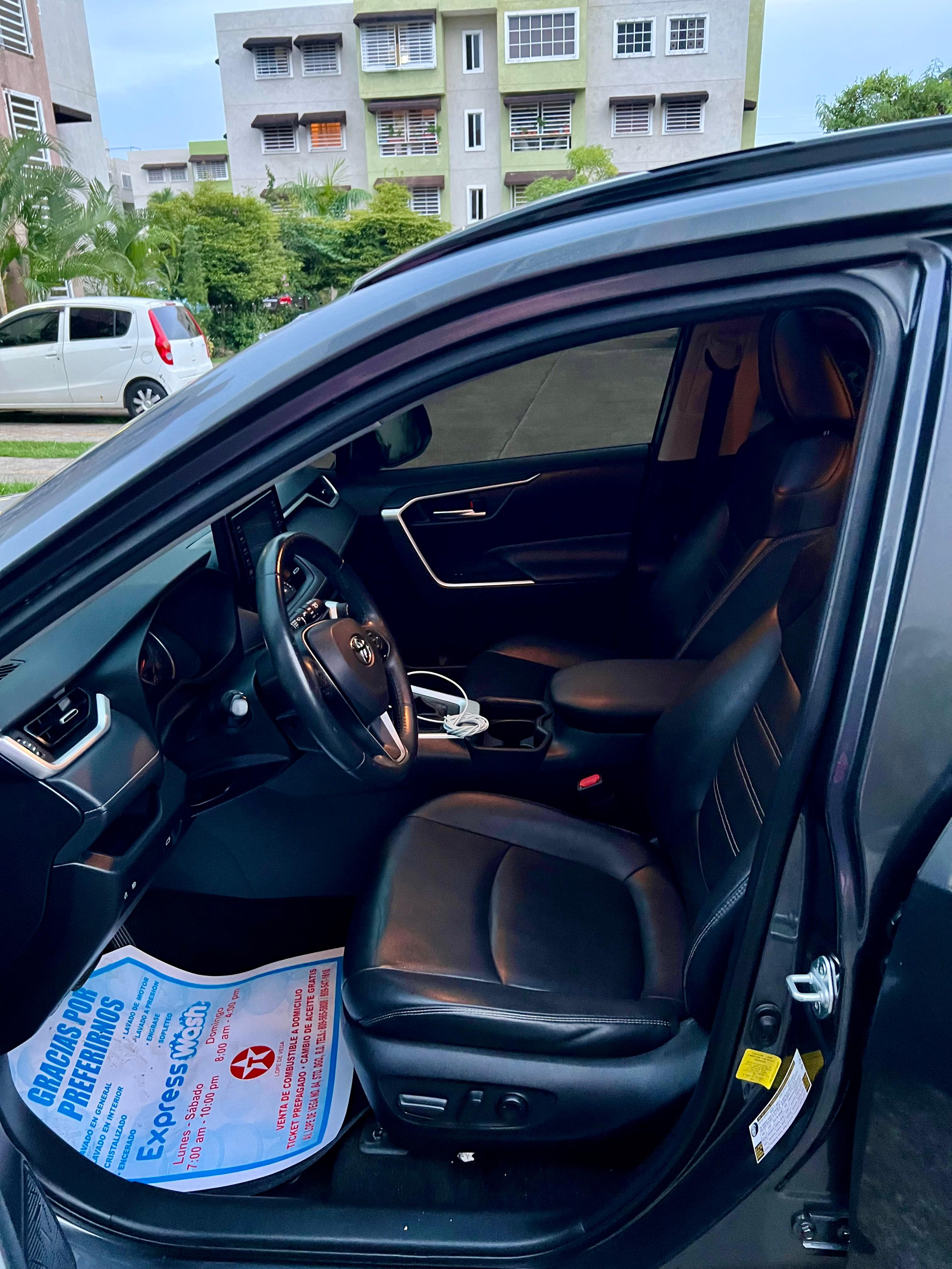 jeepetas y camionetas - RAV4 2020 XLE PREMIUM  8