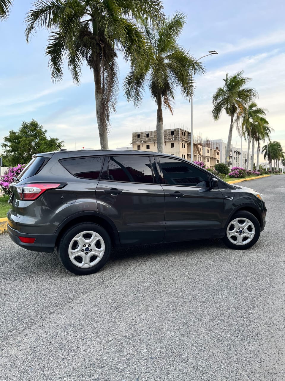 jeepetas y camionetas - 2017 Ford Escape S 6