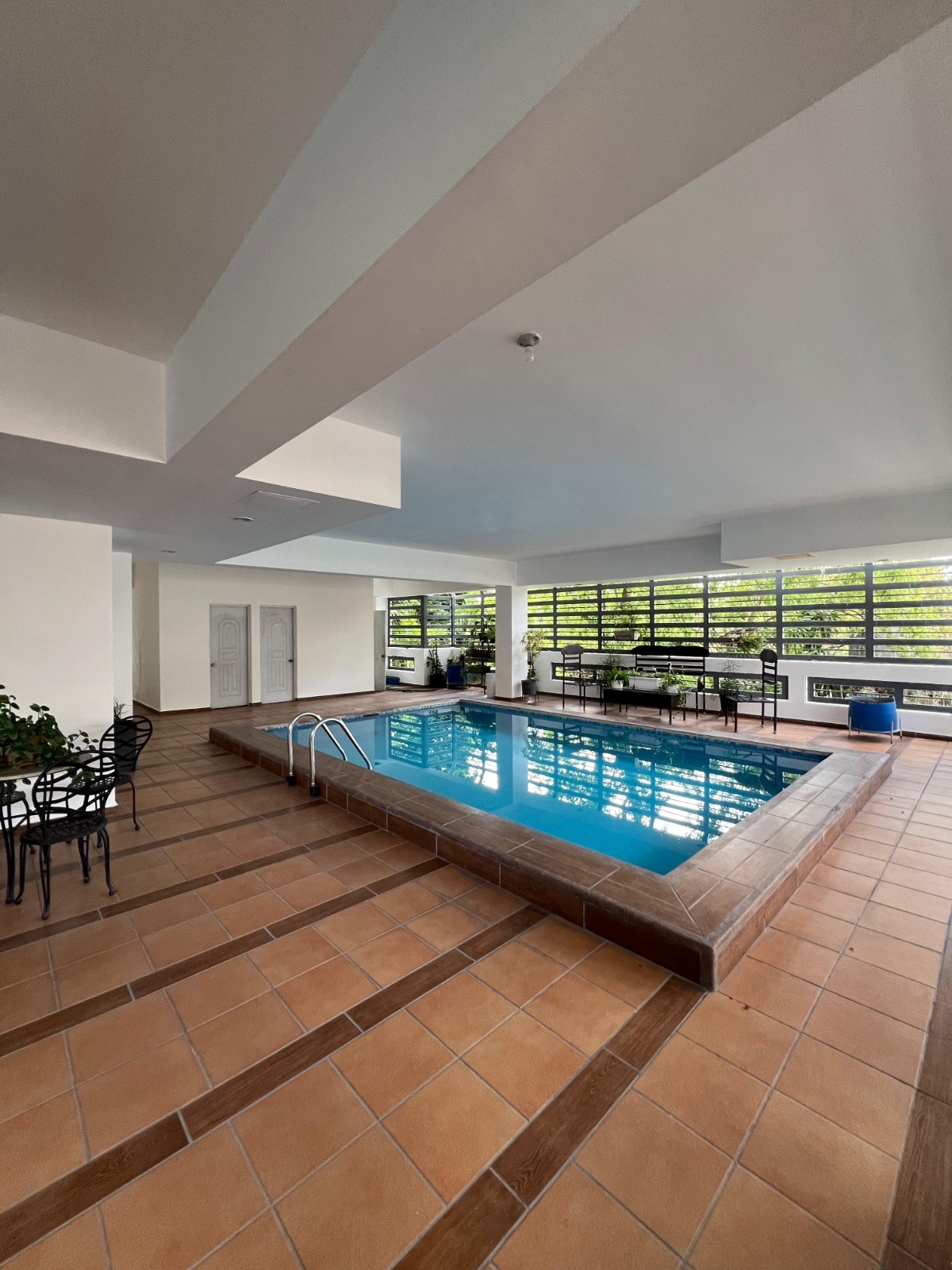 apartamentos - Alquiló amueblado en naco piso alto dos hab 2.5 ba 5