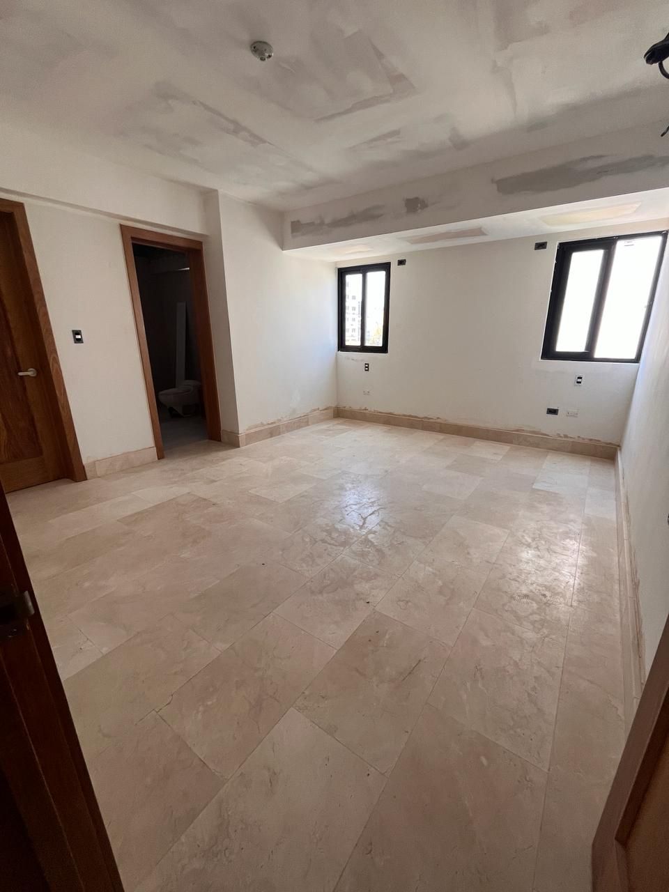 apartamentos - Apartamento venta Naco 3 hab mas estudio 4