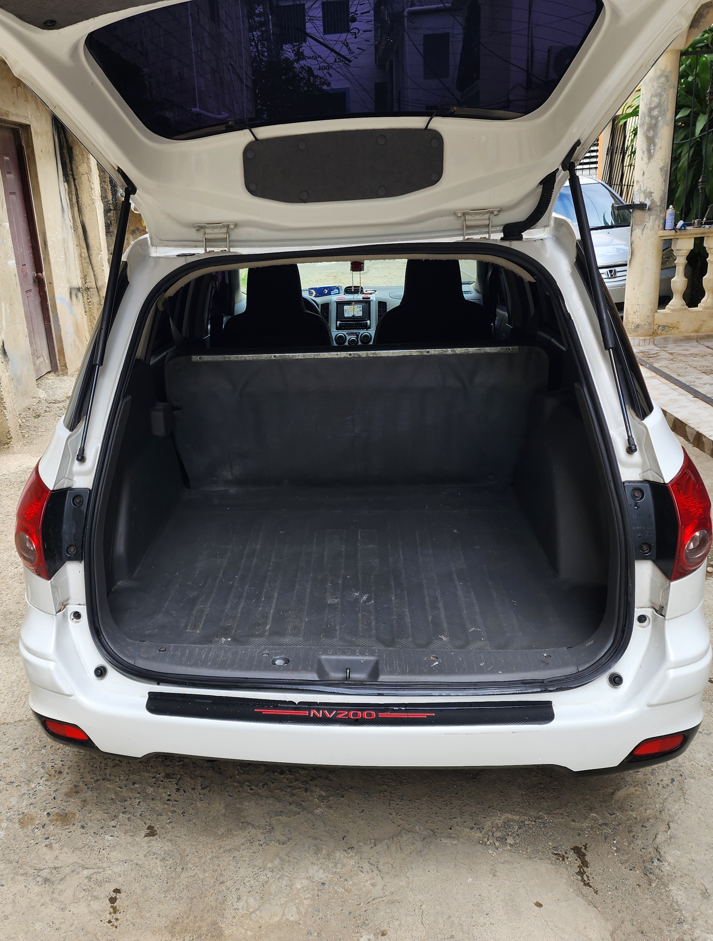 carros - NISSAN NV150 2013 3