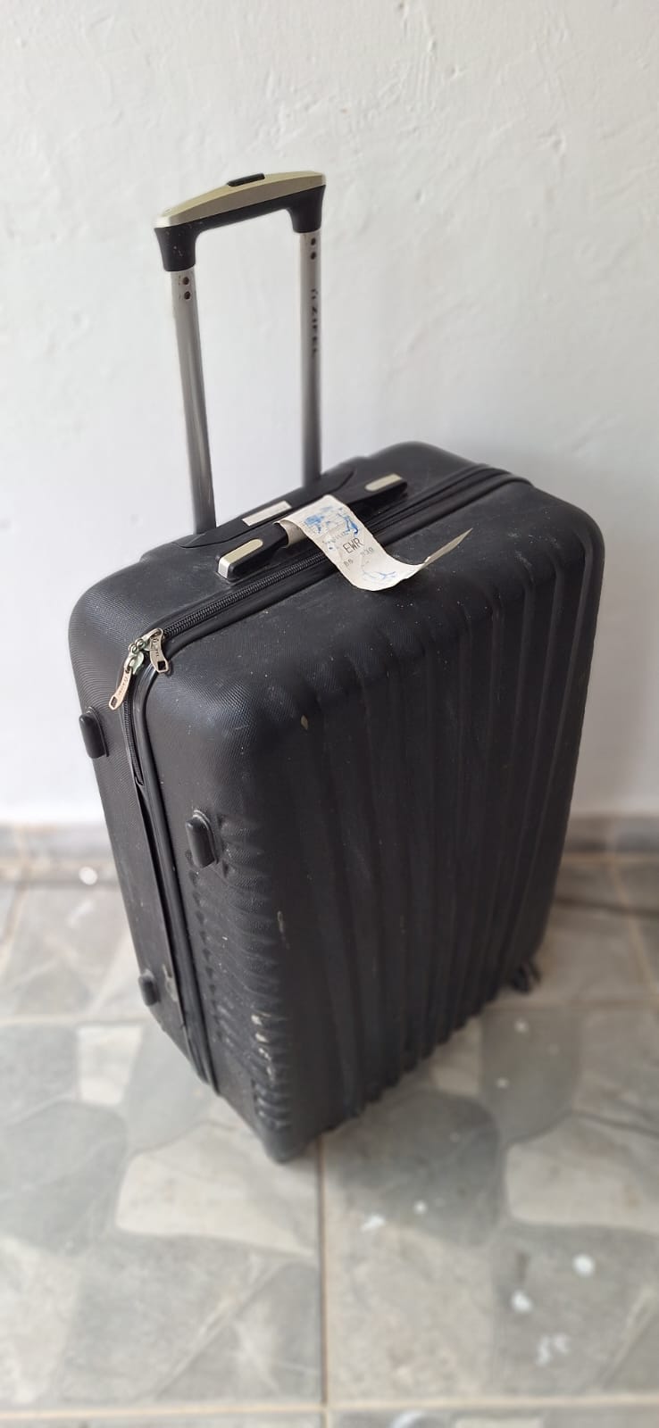 carteras y maletas - se vende maleta en un buen precio que Le intereses que me escribe privado 0