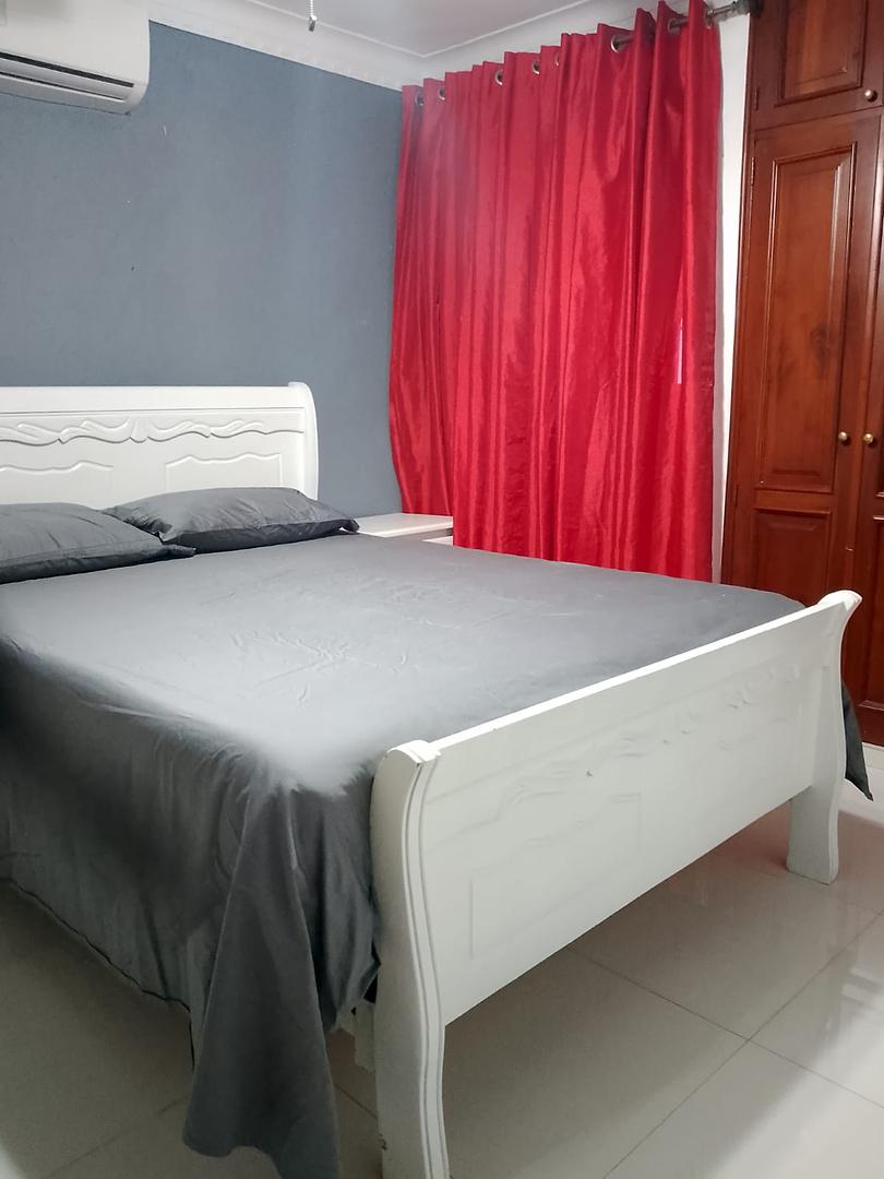 casas - Casa bien cuidada, super linda en Residencial Acuario  19