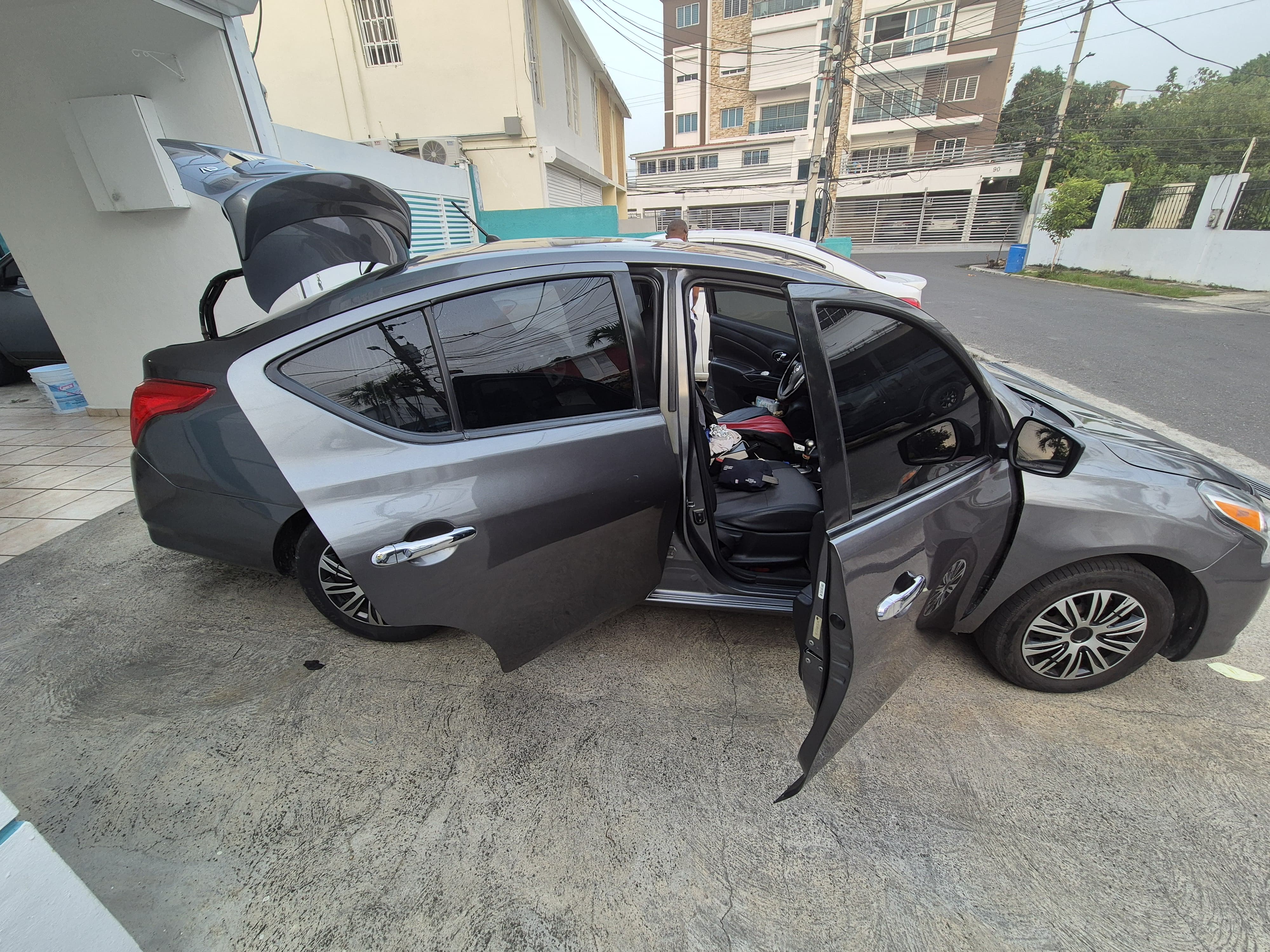 carros - En la lata, lo vendo para compra un año mas avanza