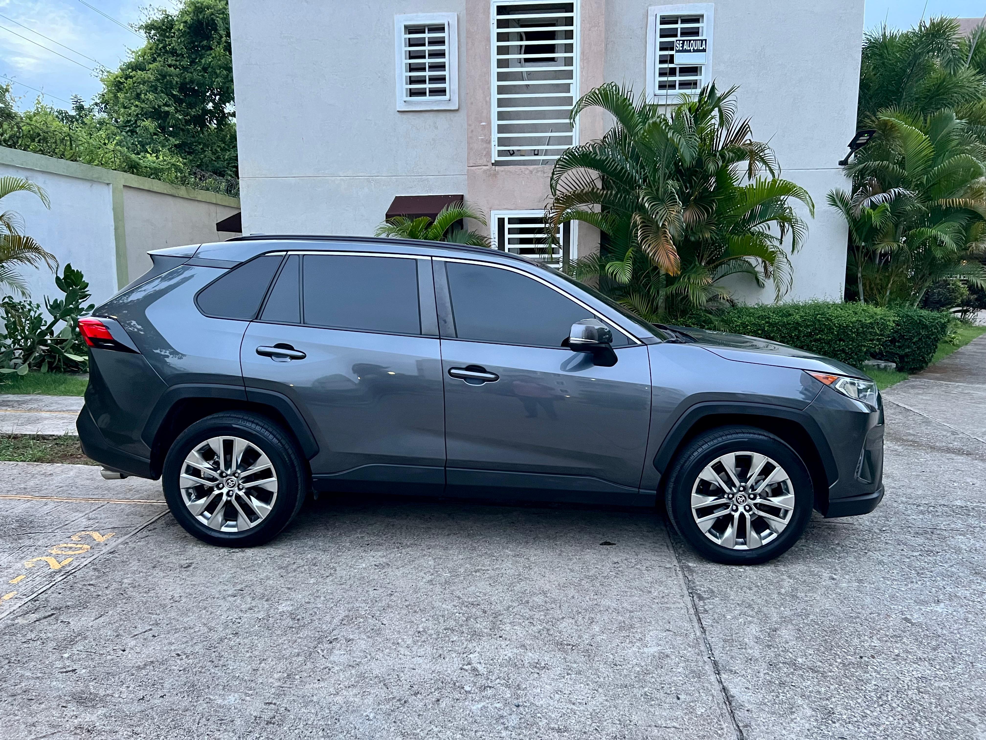 jeepetas y camionetas - RAV4 2020 XLE PREMIUM  9