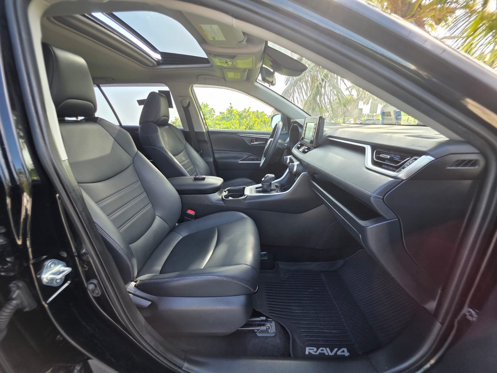 jeepetas y camionetas - TOYOTA RAV4 XLE PREMIUM 2020 FULL AMERICANA! SÚPER SANA 60MIL MILLAS ORIGINALES! 6
