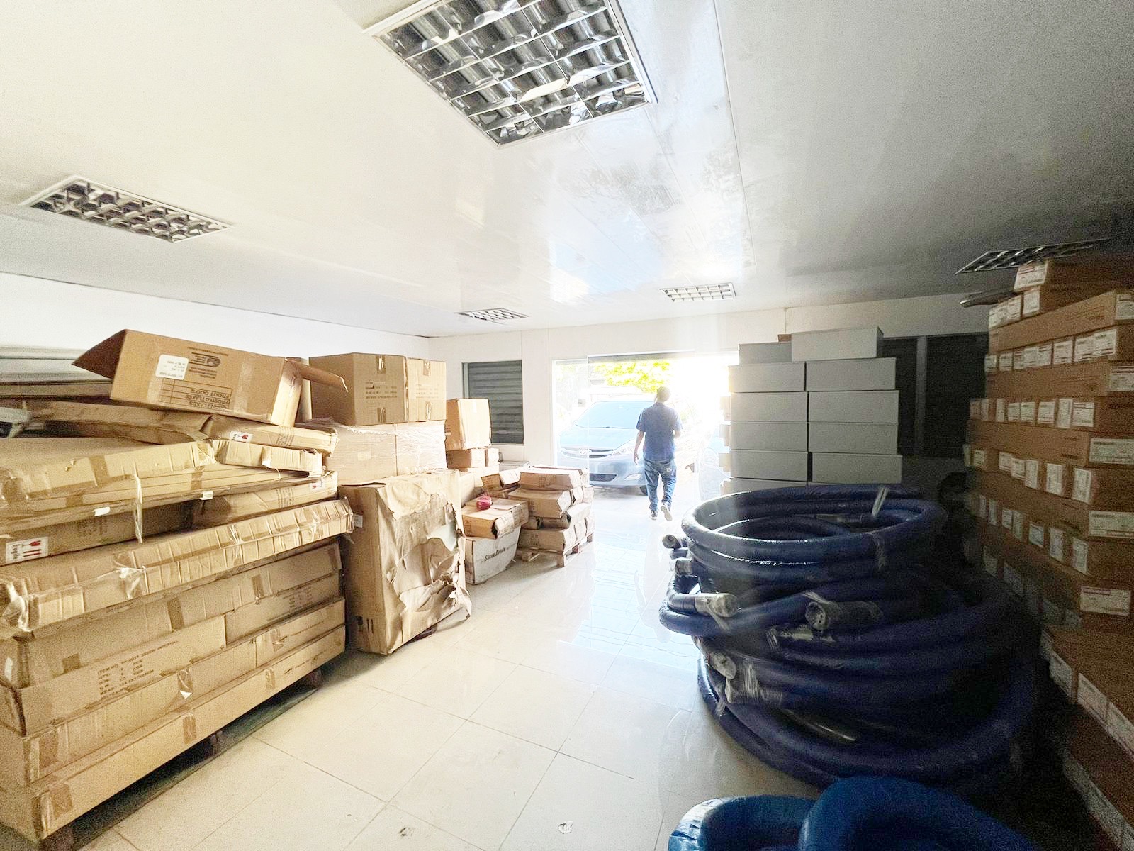 oficinas y locales comerciales - Nave en ensanche la fe 1