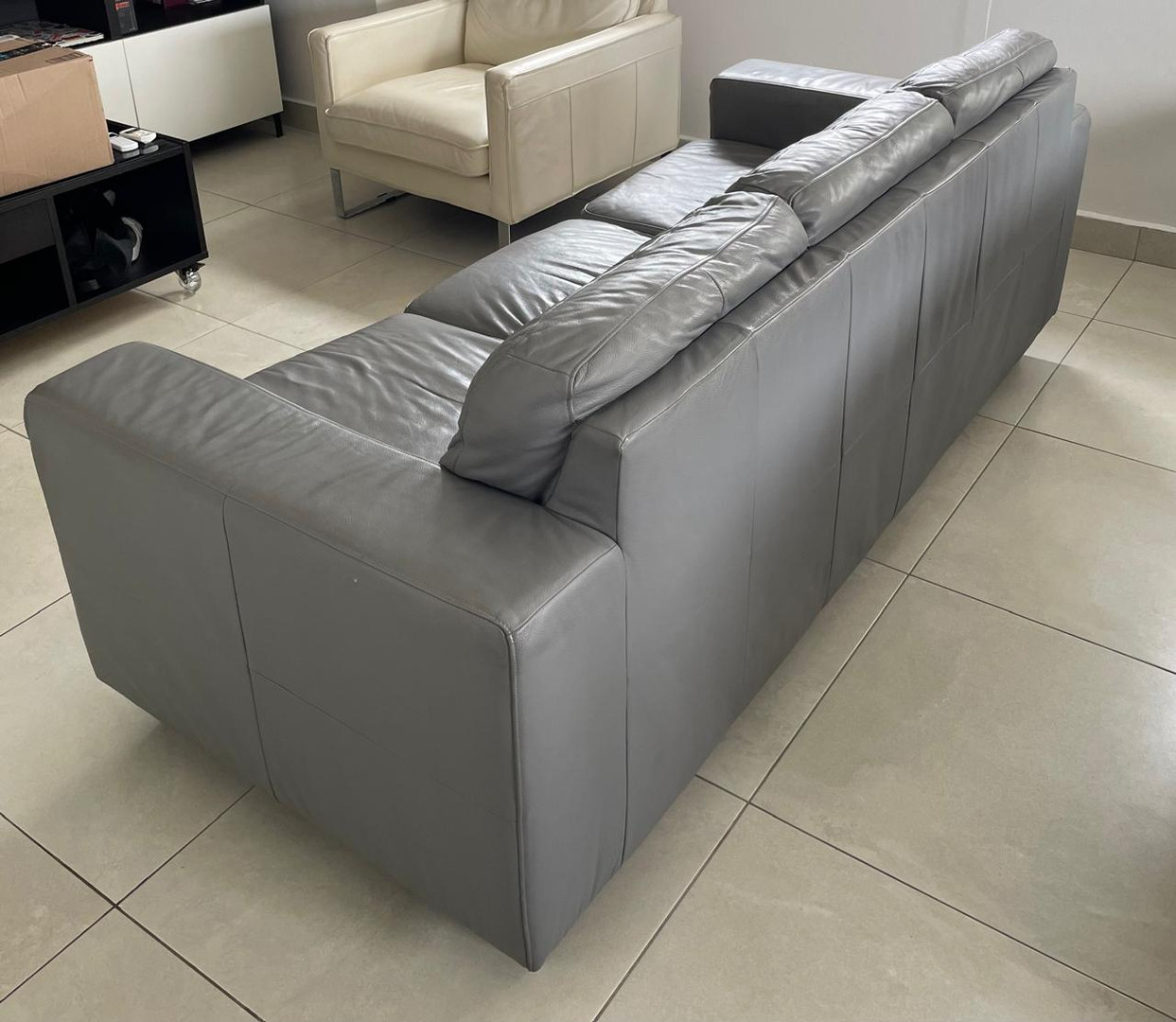 muebles y colchones - Mueble 3 plaza en piel 2