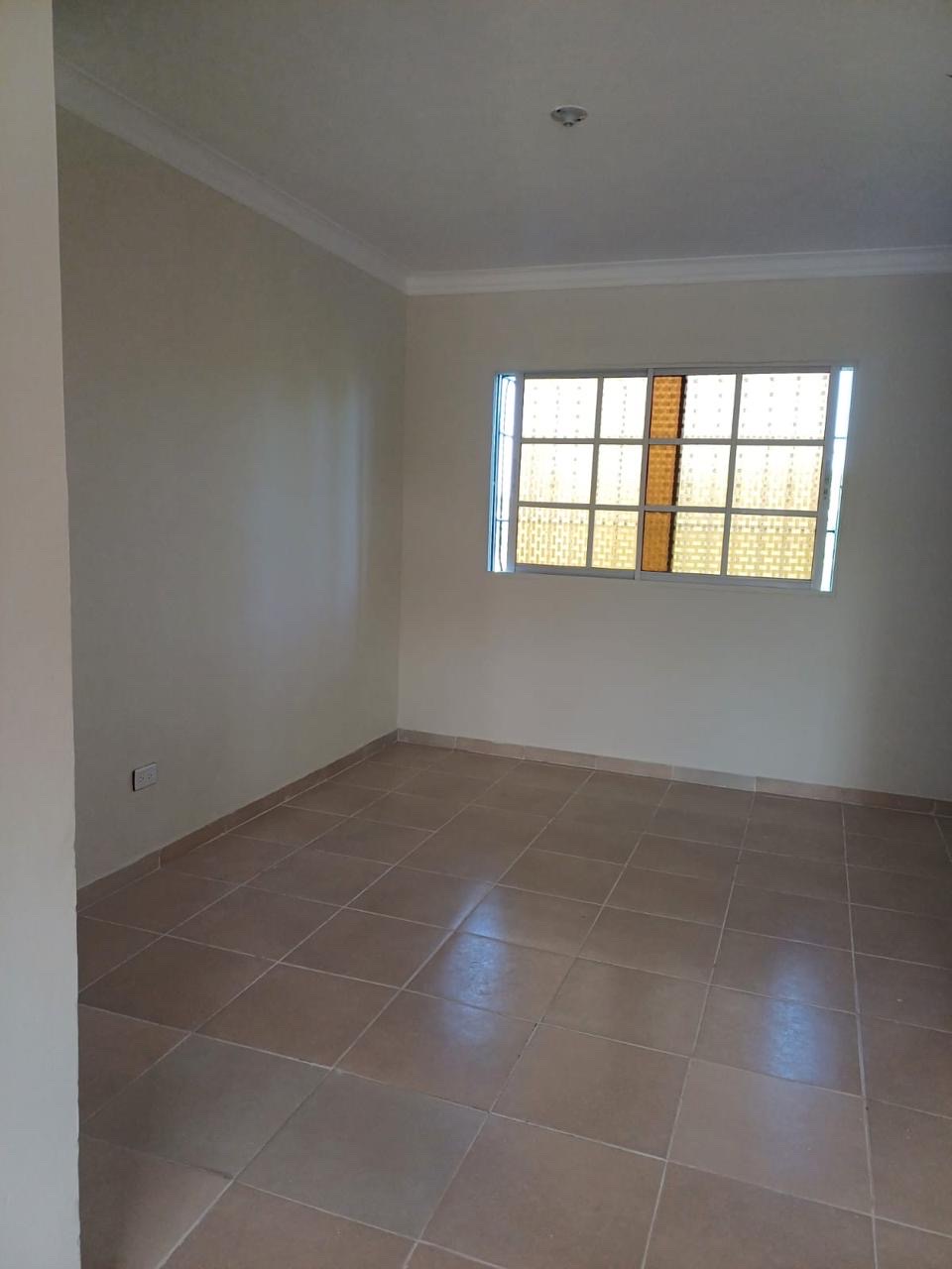 apartamentos - Vendo Apto. Res. Esther, prox. Av. Monumental,  llama al Sr Andrés  3