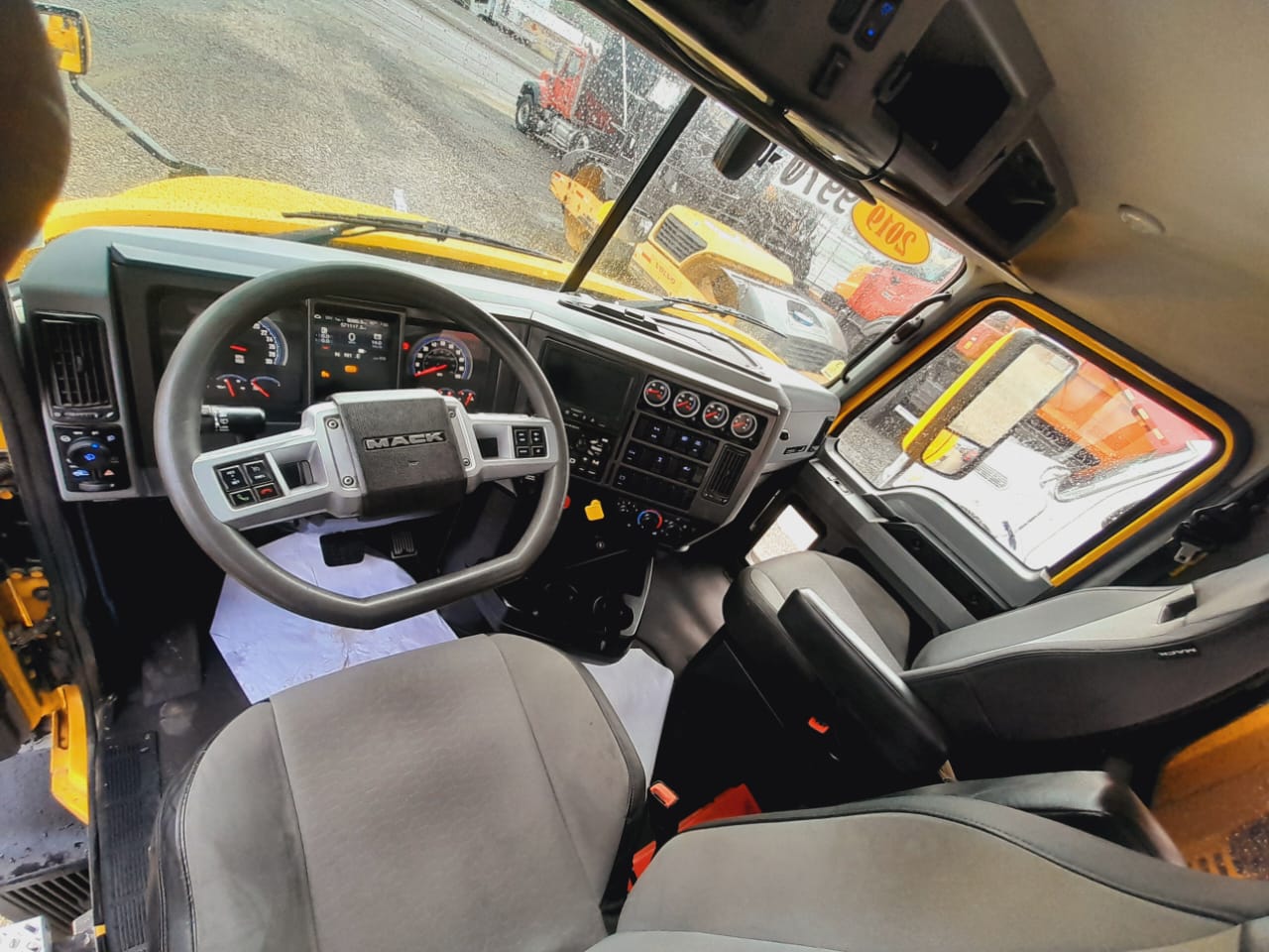 camiones y vehiculos pesados - Mack Anthem año 2019 1