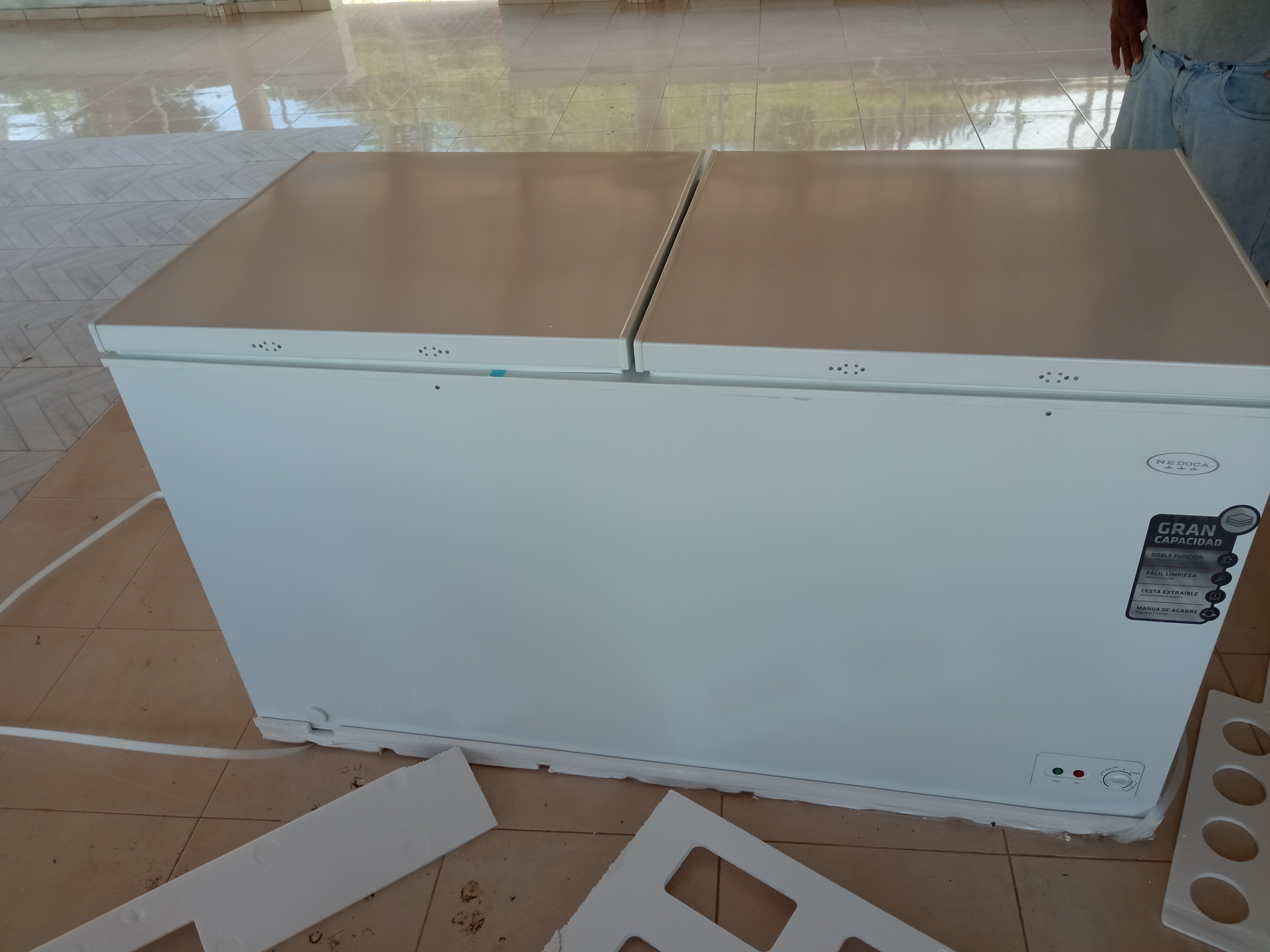equipos profesionales - Freezer Nedoca de 18 pies cúbicos 