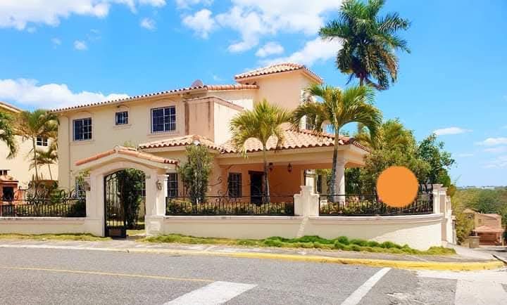 casas - #DEVENTA: Casa en Arroyo Hondo. Espaciosa 