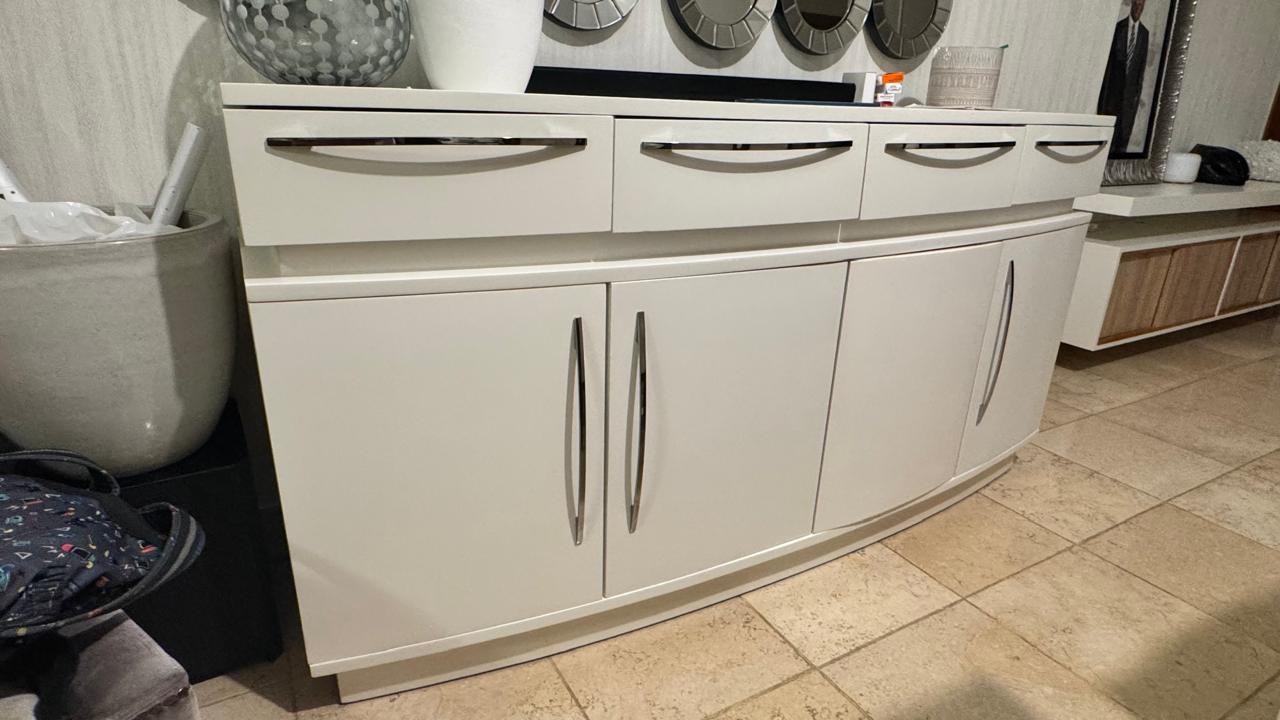 muebles y colchones - Credenza en roble blanca  1