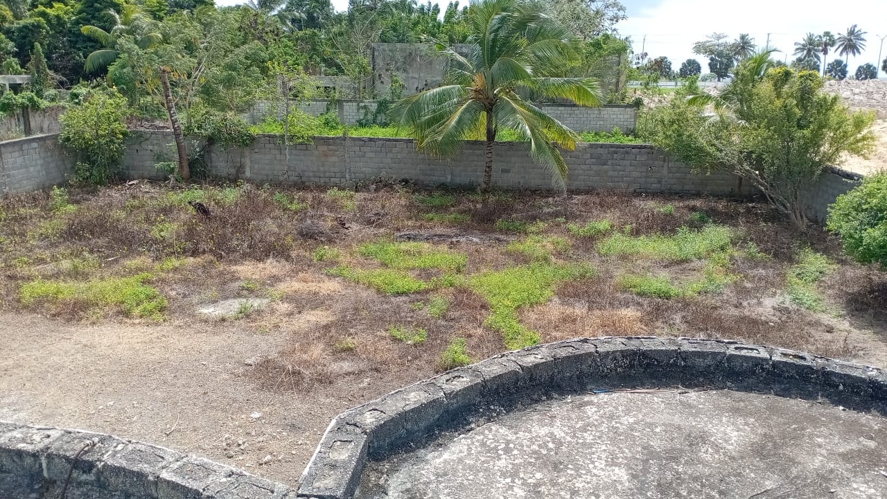 solares y terrenos -  Tu solar de 1000 mts2 y  dos casas casi terminadas 1