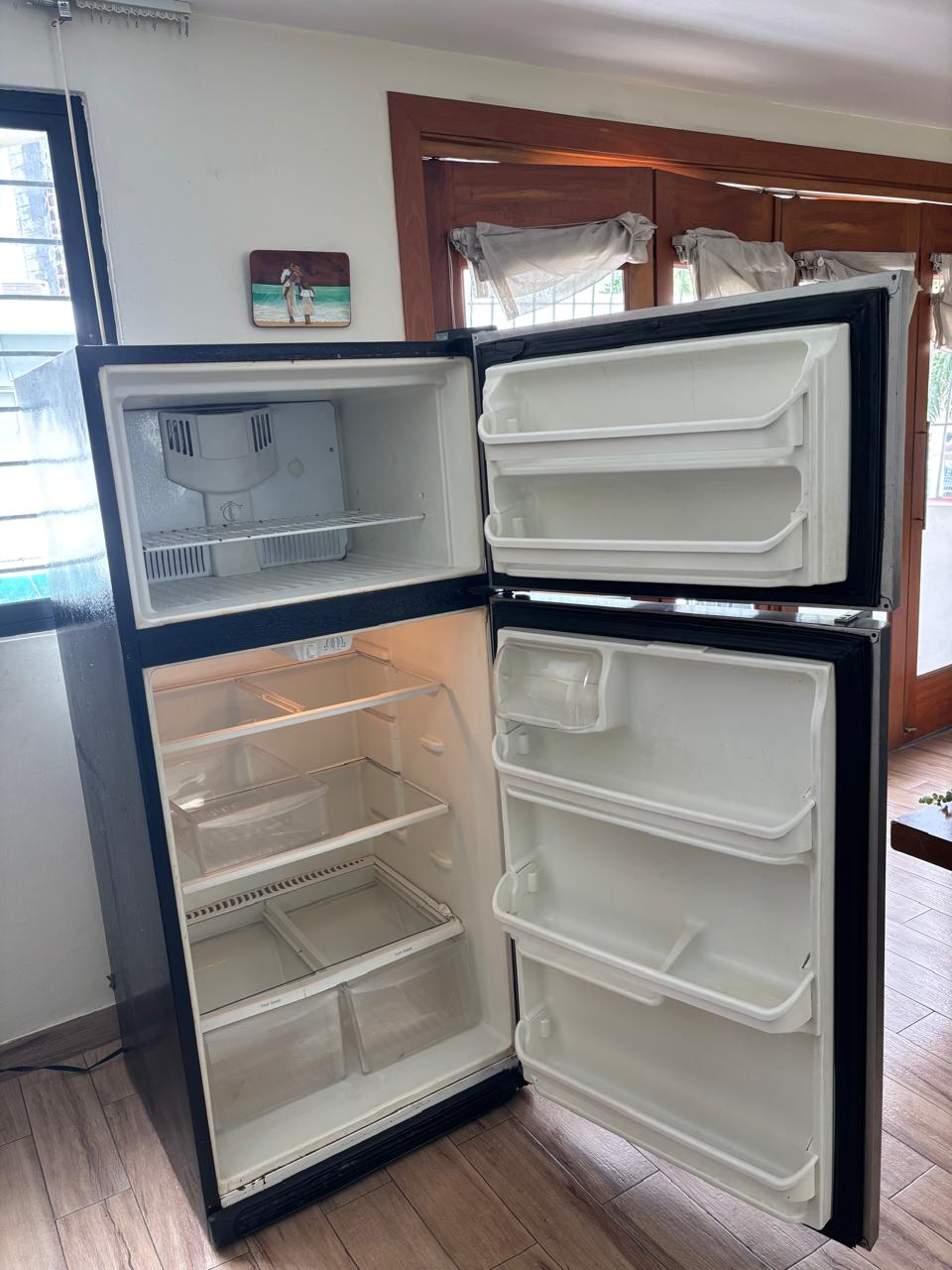 electrodomesticos - Frigidaire de 18".  Espaciosa, Eficiente. 1