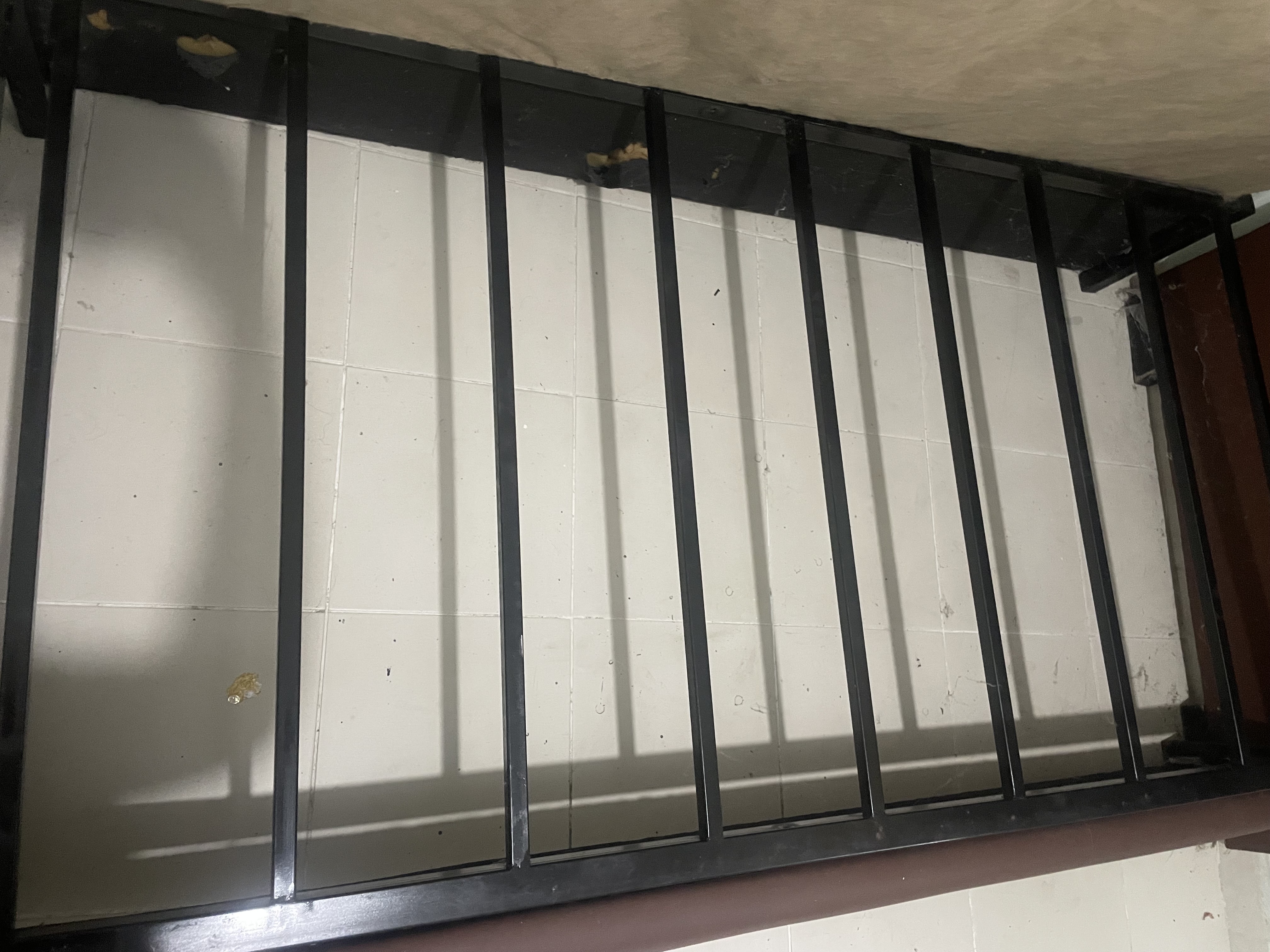 muebles y colchones - Cama twin, con refuerzo de base en hierro.

 3