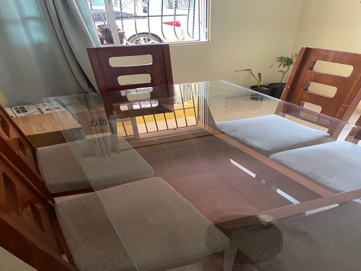 muebles y colchones - VENDO JUEGO DE COMEDOR DE SEIS SILLAS EN CAOBA  0