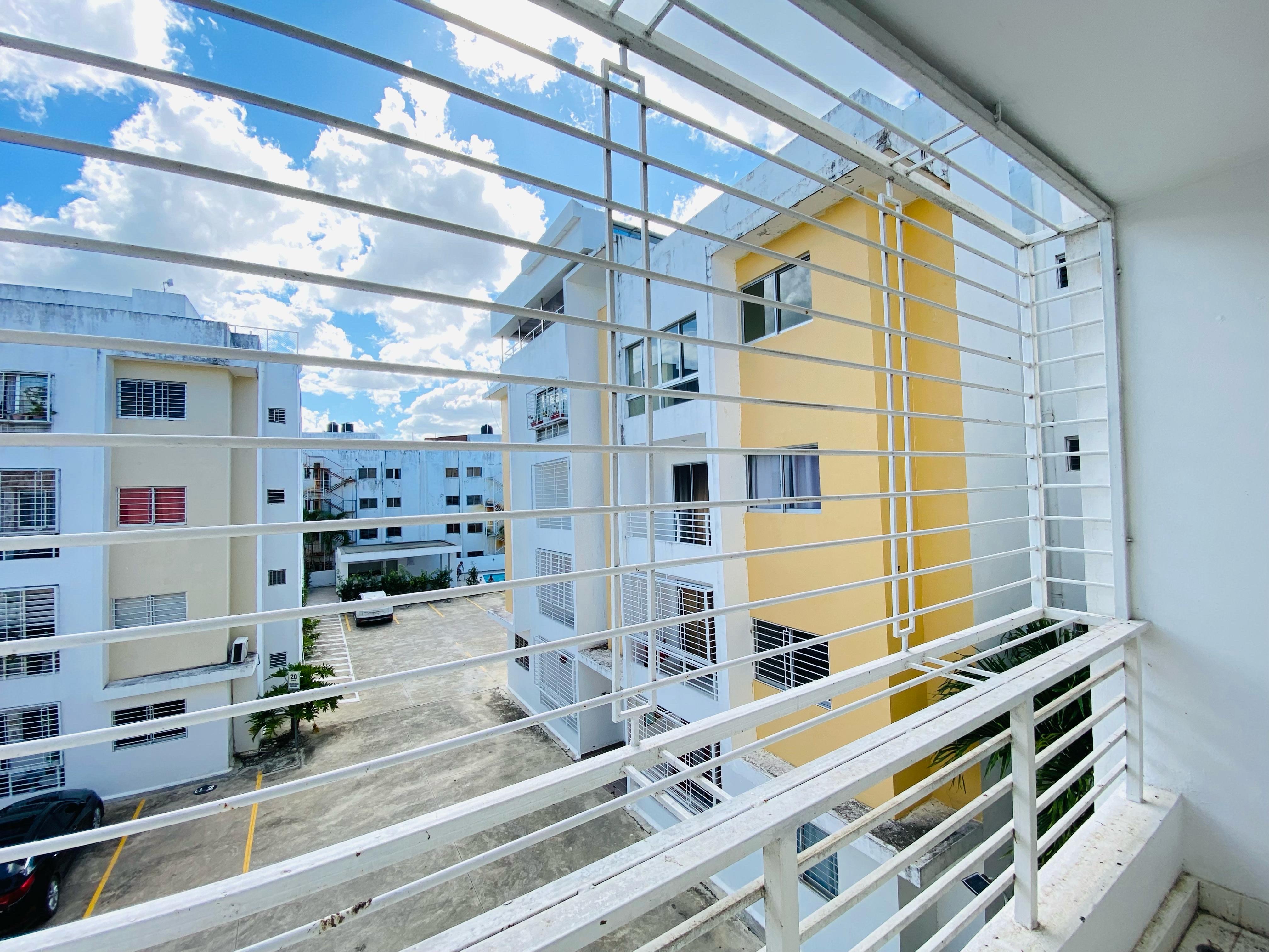 apartamentos - vendo apartamento como nuevo en una excelente zona de licey Santiago  5