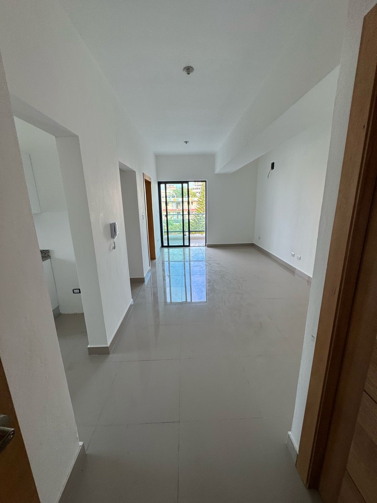 apartamentos - Vendo Miraflores piso 3 una hab 1.5 baños parqueo  7