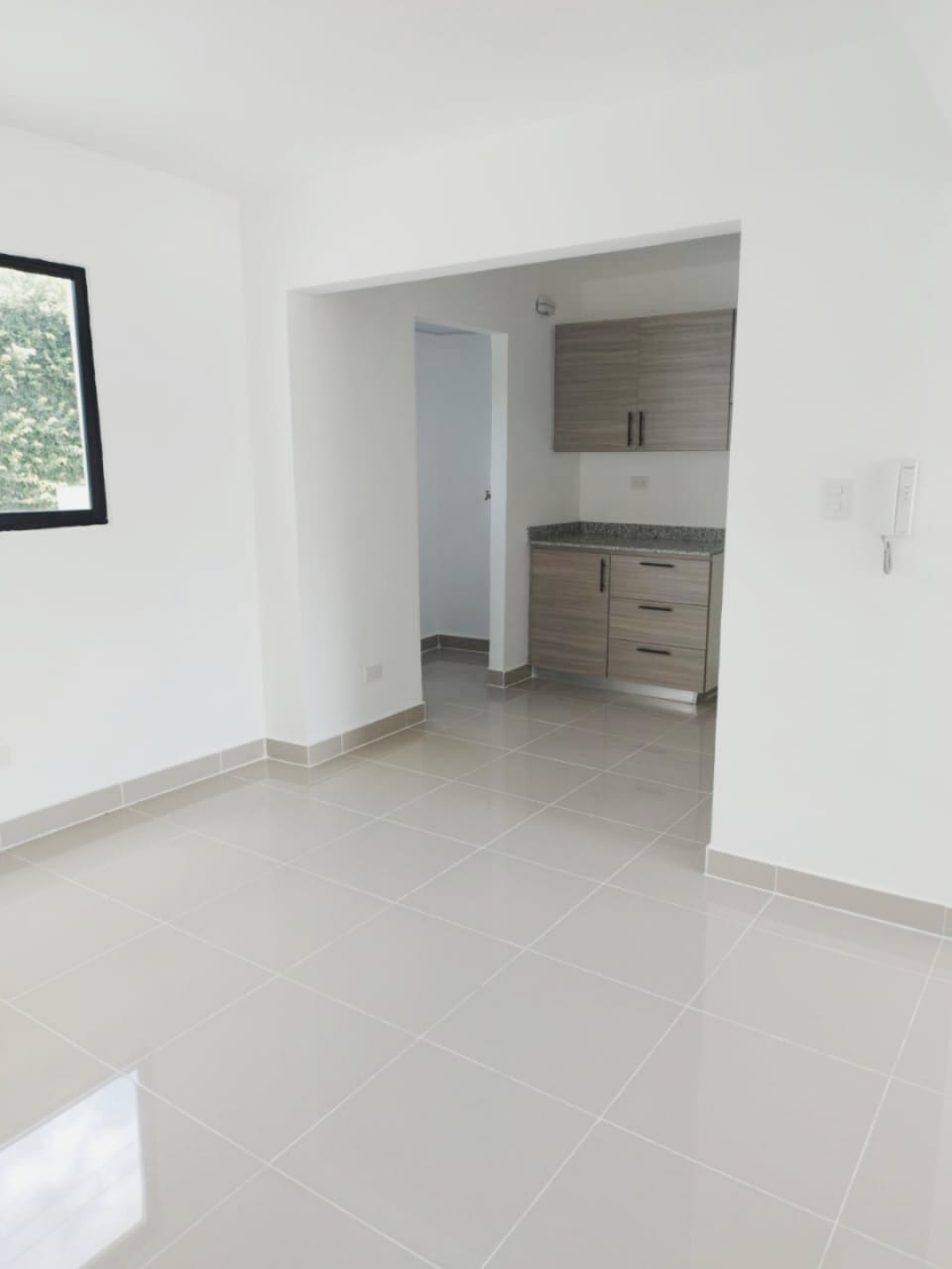 apartamentos - Se Vende Apartamento en Los Rieles (Primer Nivel). Precio US $103,000. 
 4