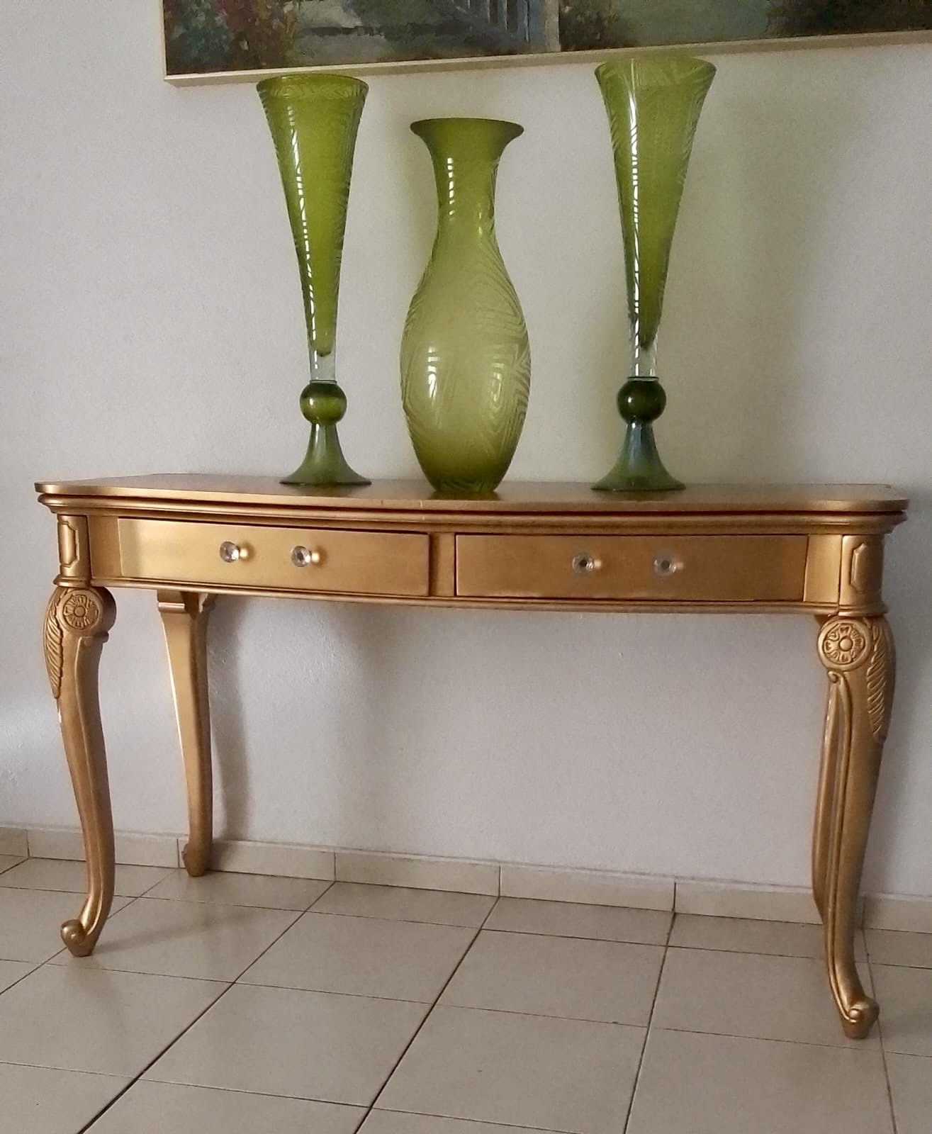 decoración y accesorios - Repisa de madera y espejo dorado 