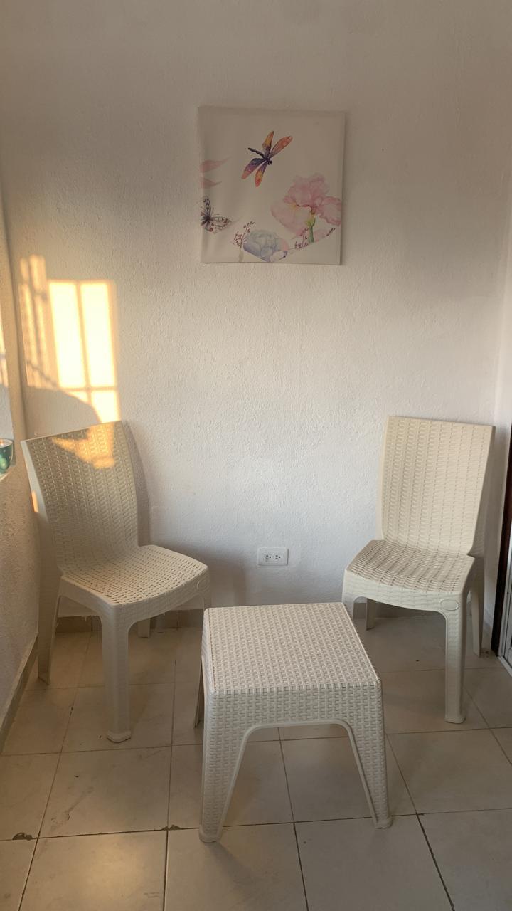 muebles y colchones - Juego balcón mueble dos sillas y mesita  0