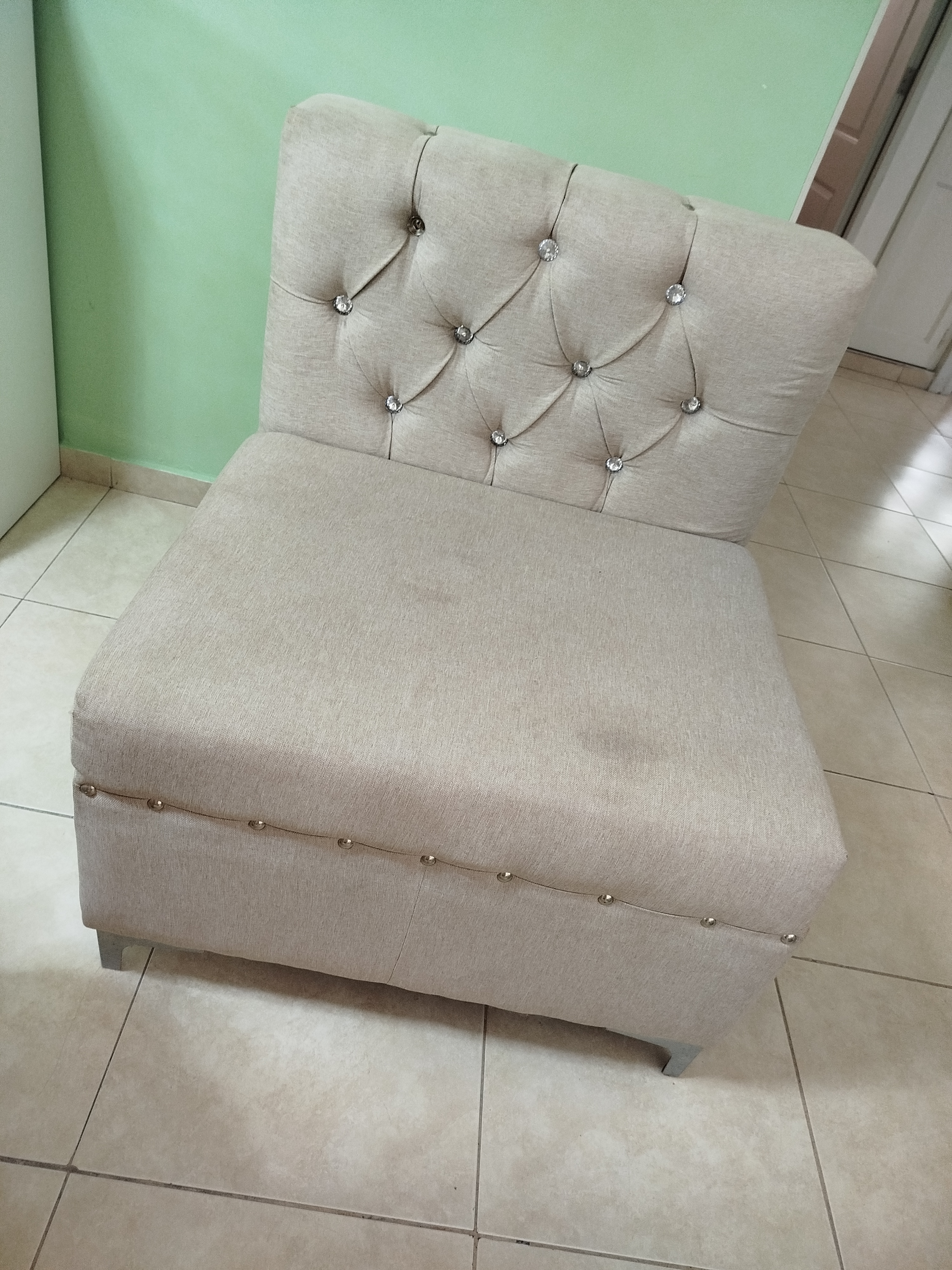 muebles y colchones - Vendo sofa y otoman  2