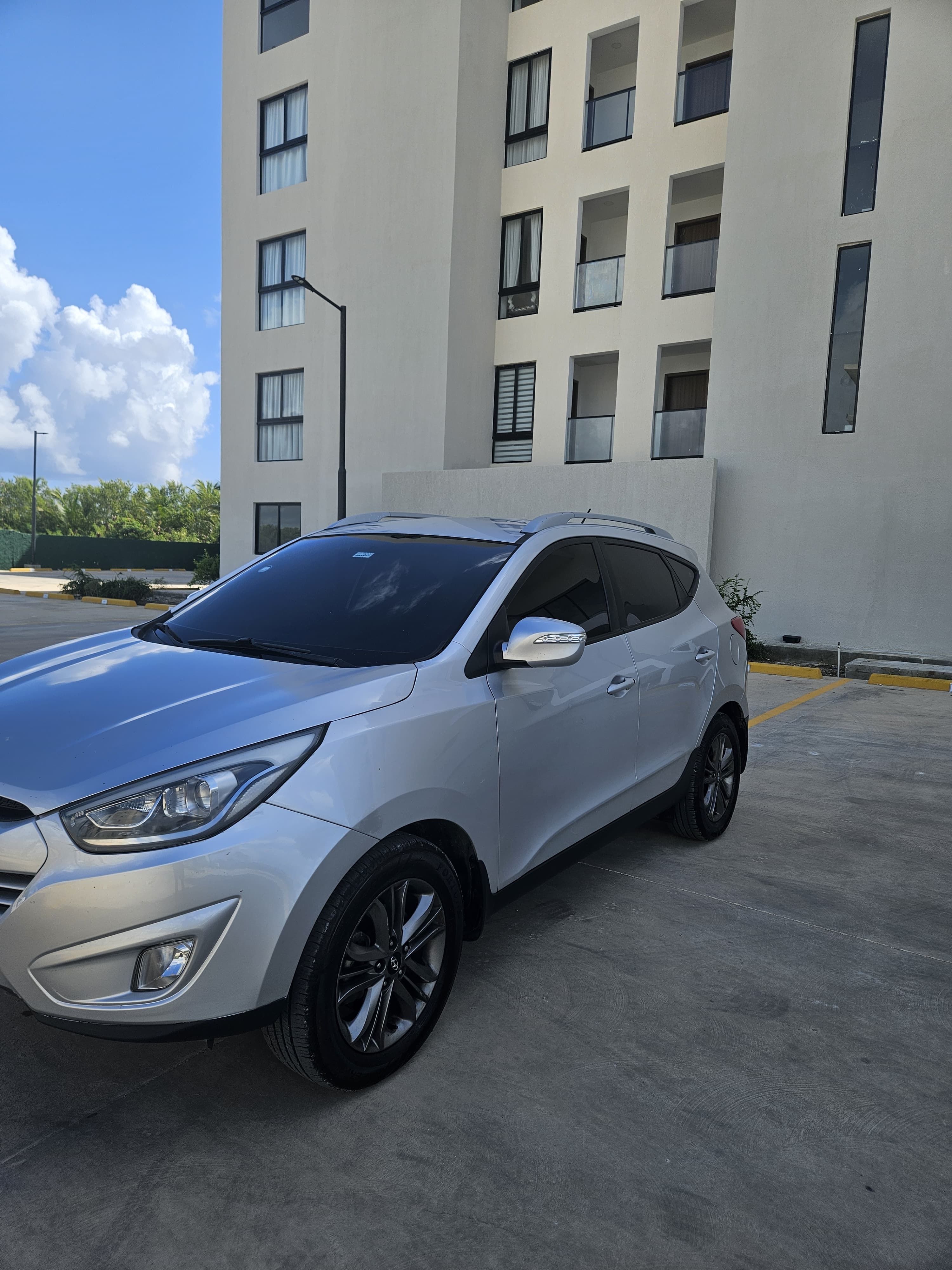jeepetas y camionetas - Hyundai Tucson Gris 2015