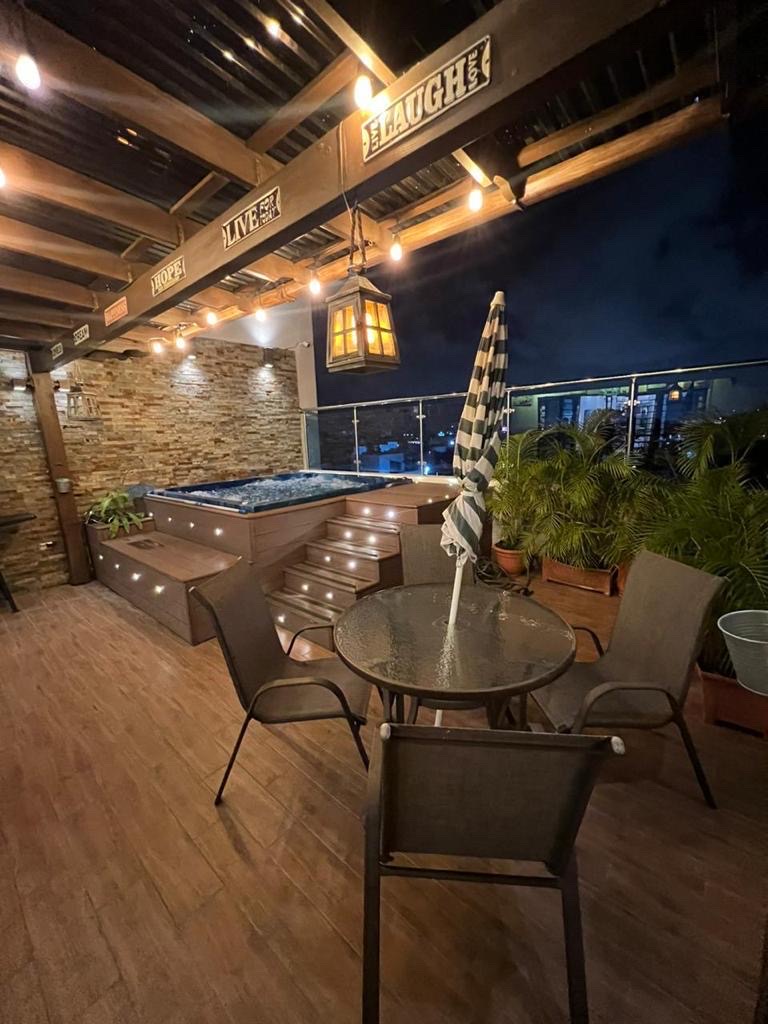 apartamentos - Alquilo Penthouse amueblado en Los Prados 7