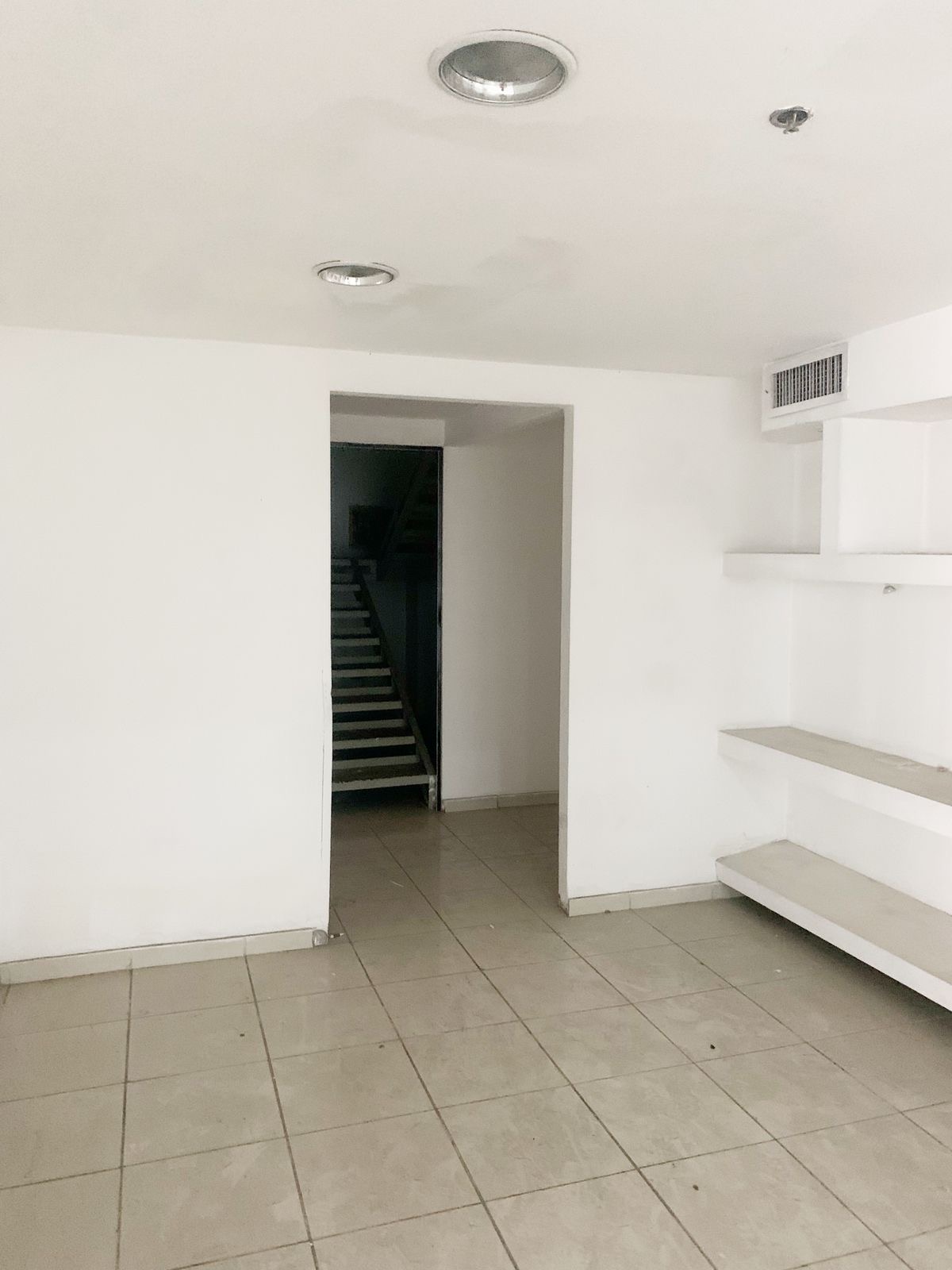 oficinas y locales comerciales - Local en venta primer nivel  3