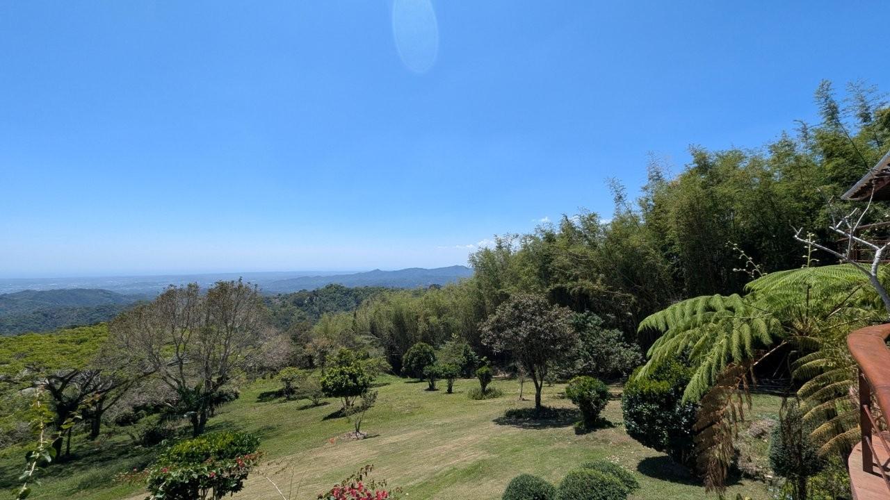 casas vacacionales y villas - Villa de Ensueño con Vistas a Montaña, Ciudad y Mar 3