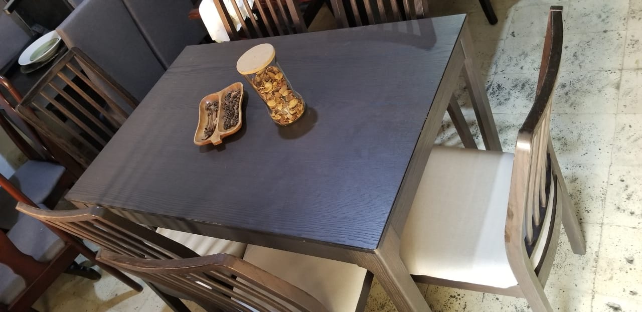 muebles y colchones - comedor usado 6 sillas importados ni roto ni flojo bien de pintura  6