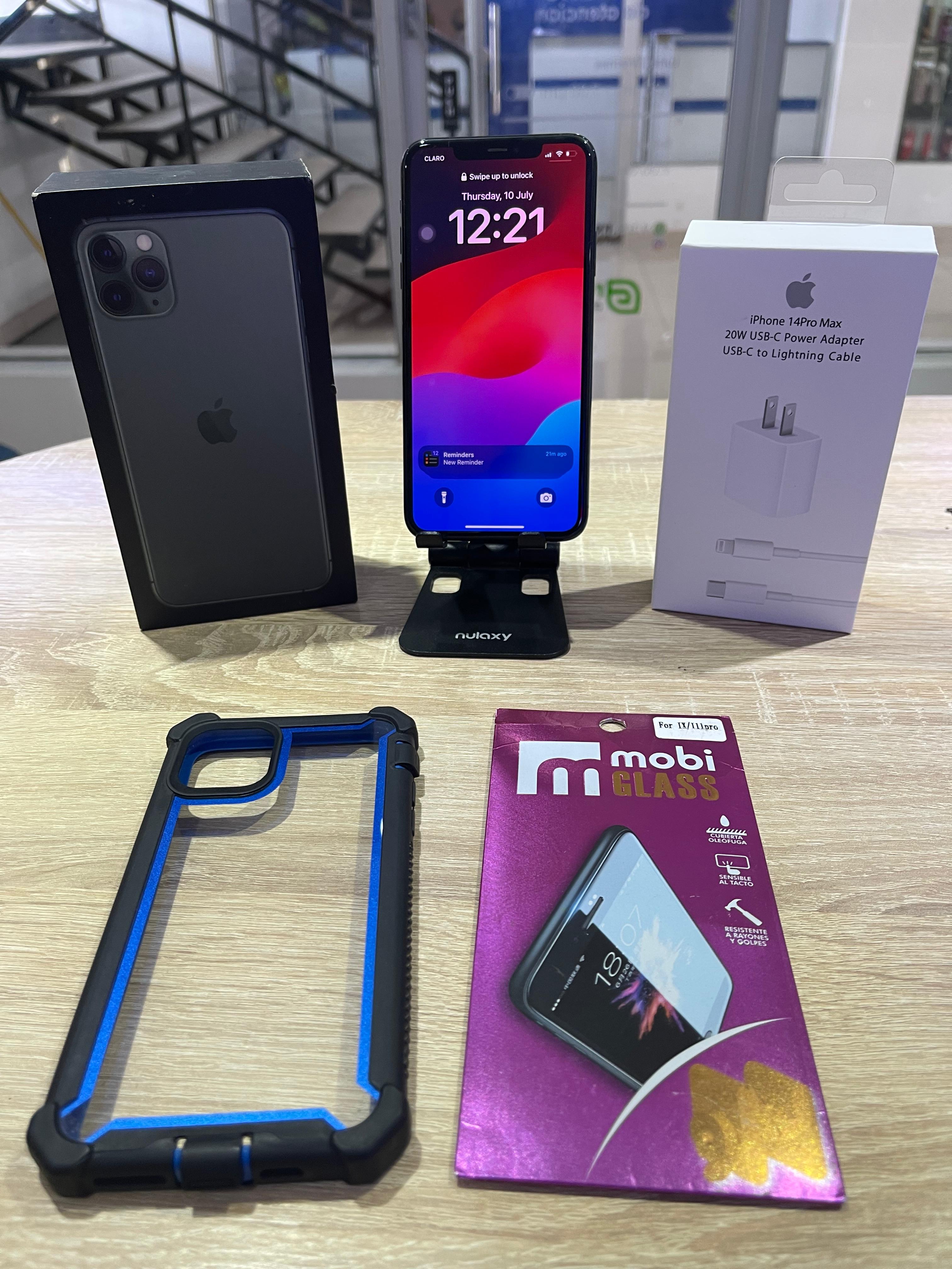 celulares y tabletas - Iphone 11 Pro Max 256GB con todos sus accesorios 0