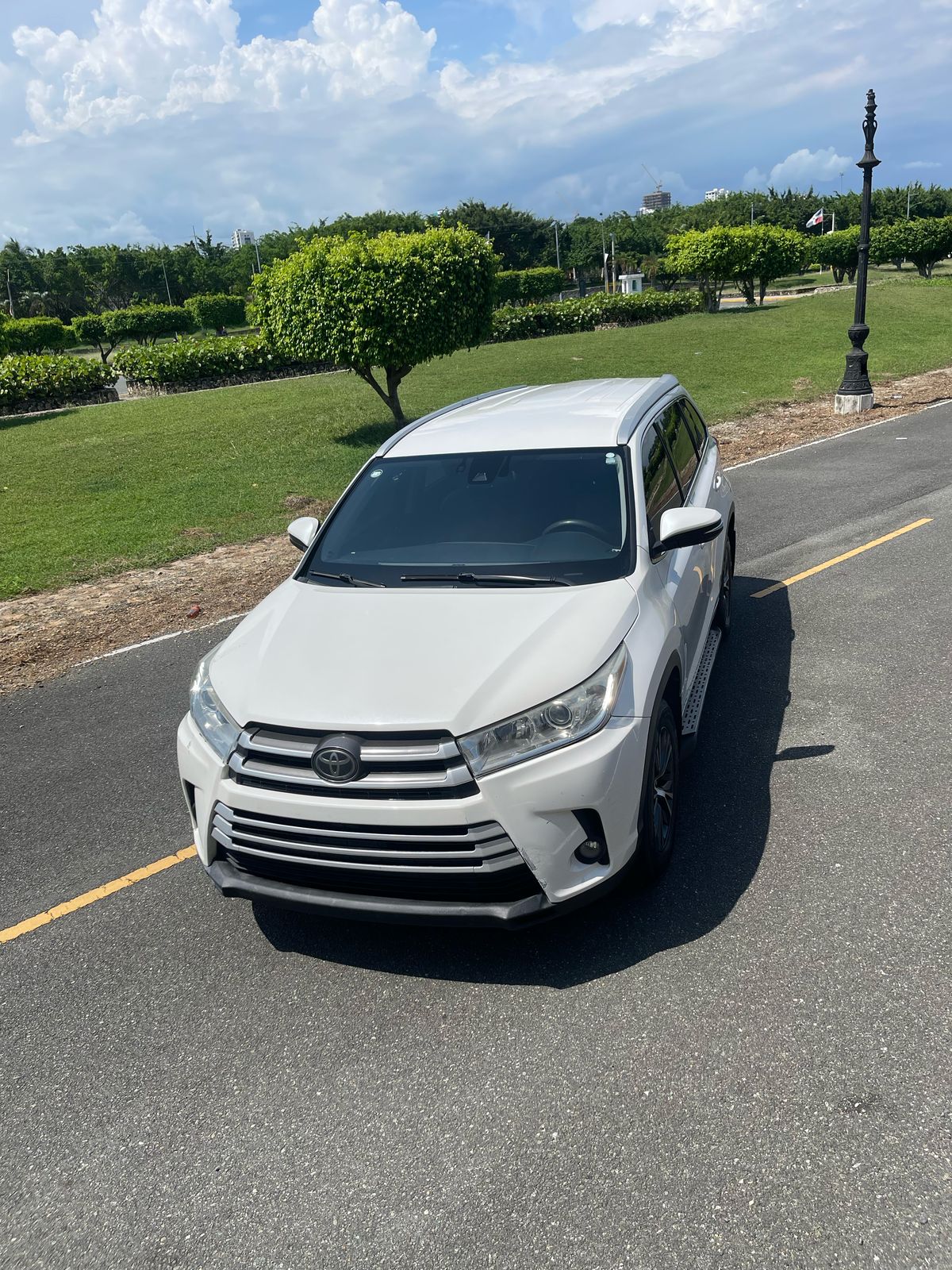 jeepetas y camionetas - OFERTA Toyota highlander 2018 1