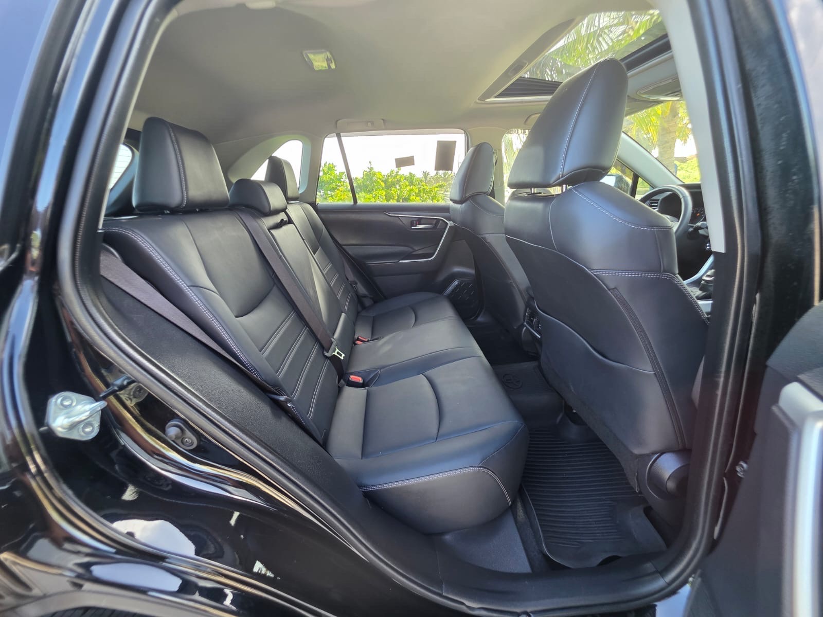 jeepetas y camionetas - TOYOTA RAV4 XLE PREMIUM 2020 FULL AMERICANA! SÚPER SANA 60MIL MILLAS ORIGINALES! 7