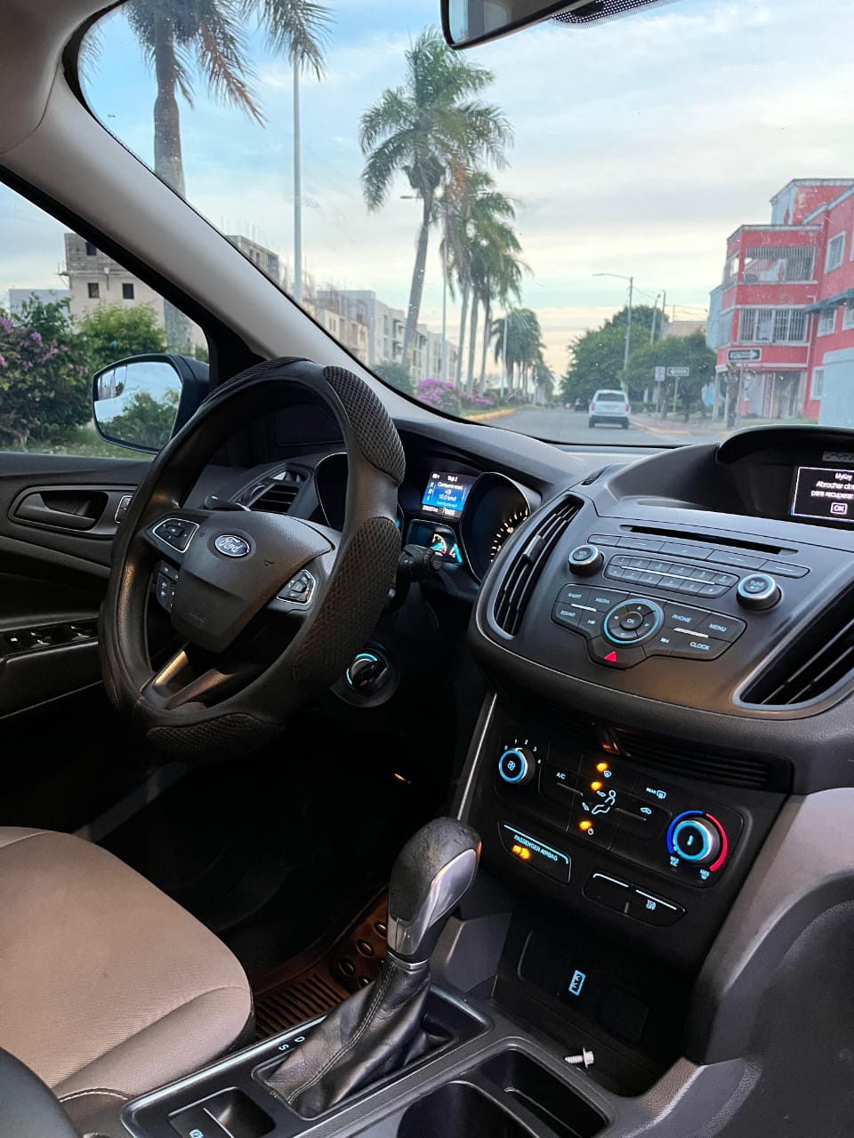 jeepetas y camionetas - 2017 Ford Escape S 8