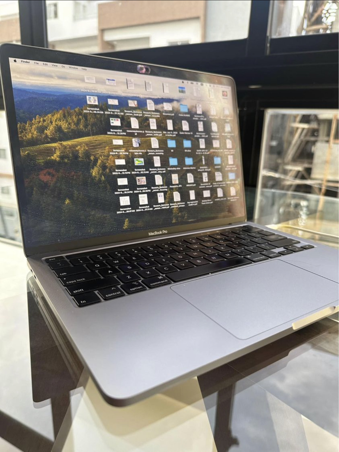 computadoras y laptops - Macbook Pro 2019 I5 - Con Bulto y Mouse 