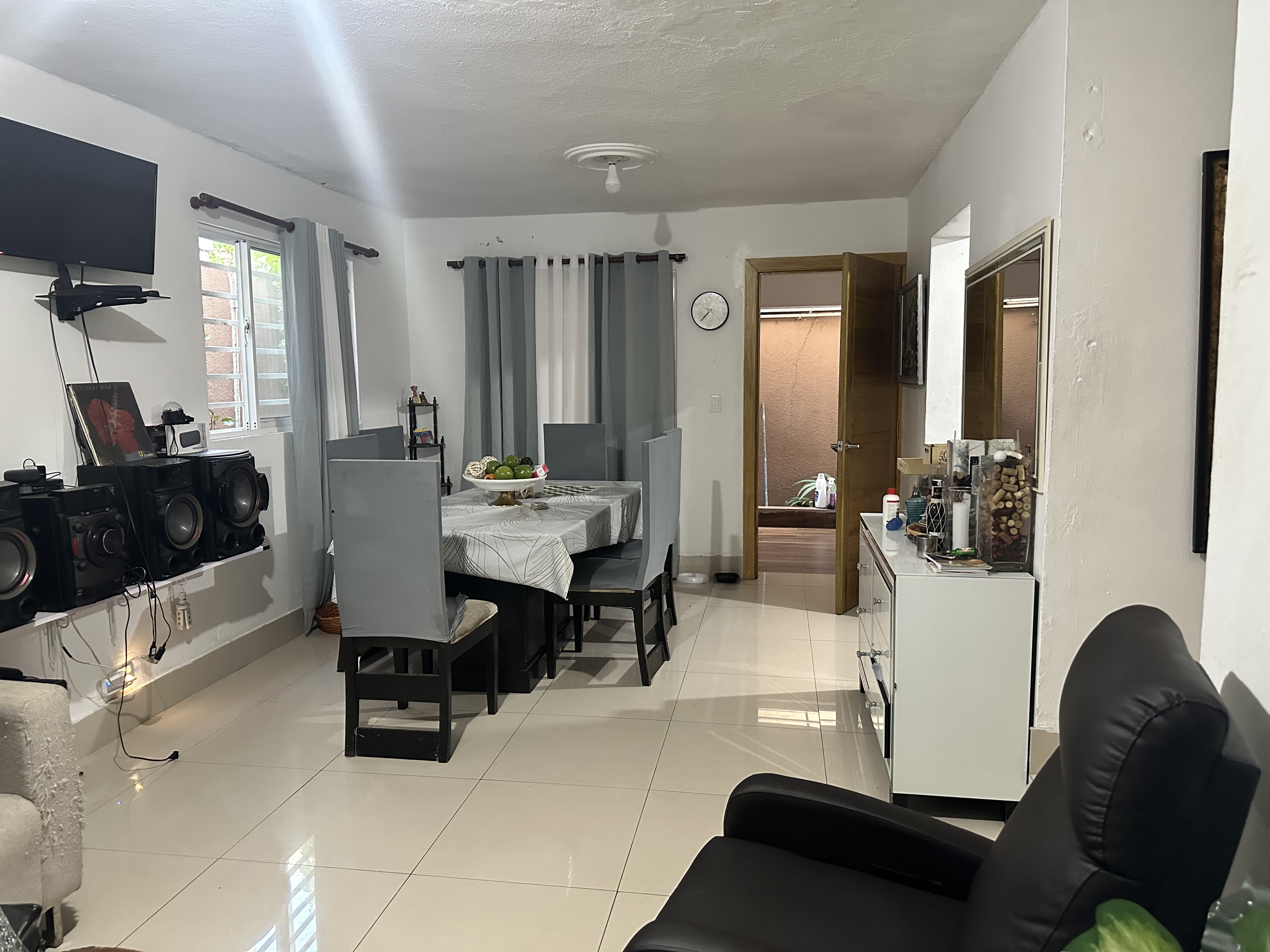 casas - Casa hermosa de dos niveles 1