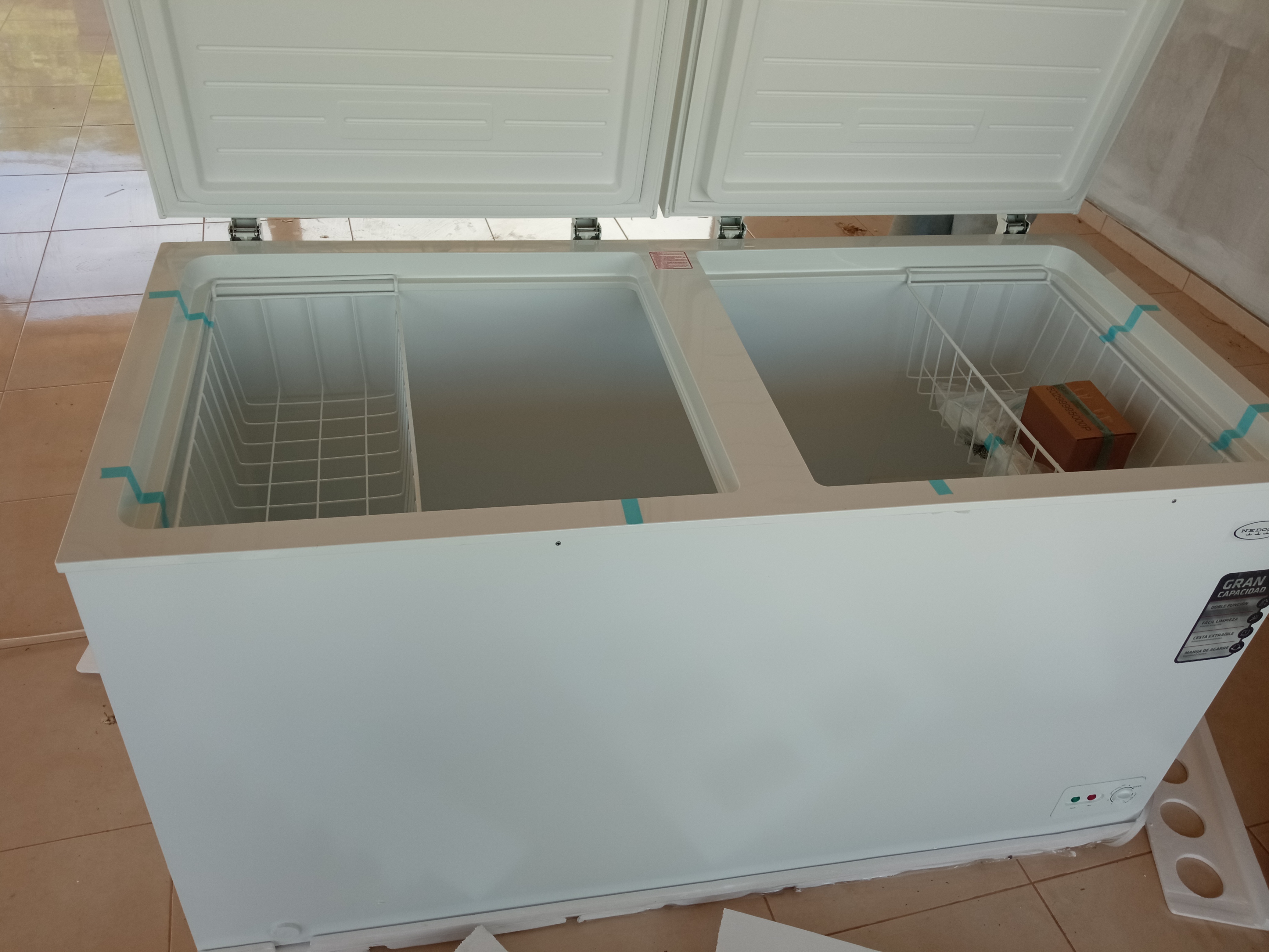 equipos profesionales - Freezer Nedoca de 18 pies cúbicos  1