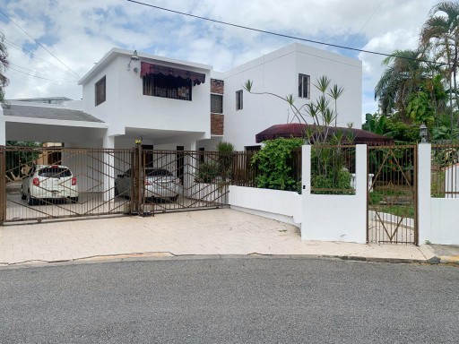 casas - Casa amplia de dos niveles 1