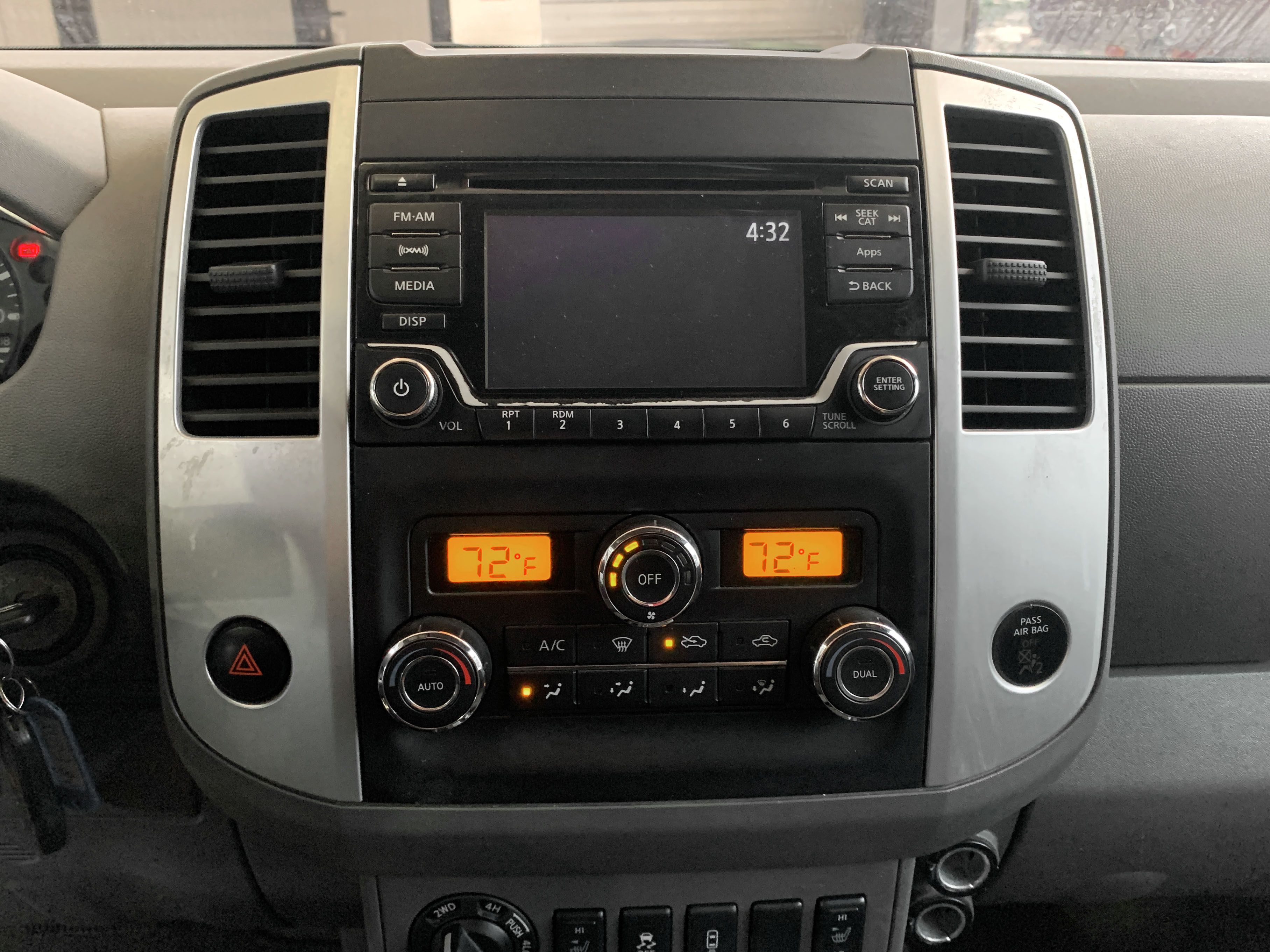 jeepetas y camionetas - Nissan frontier sv 2015 6