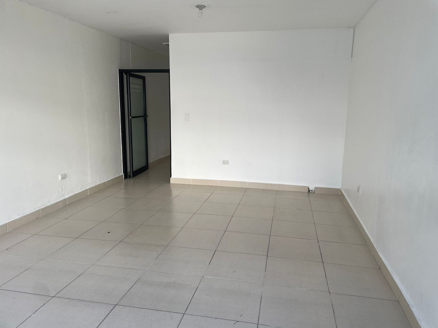 oficinas y locales comerciales - Local Comercial en Alquiler proximo a Union Medica  1