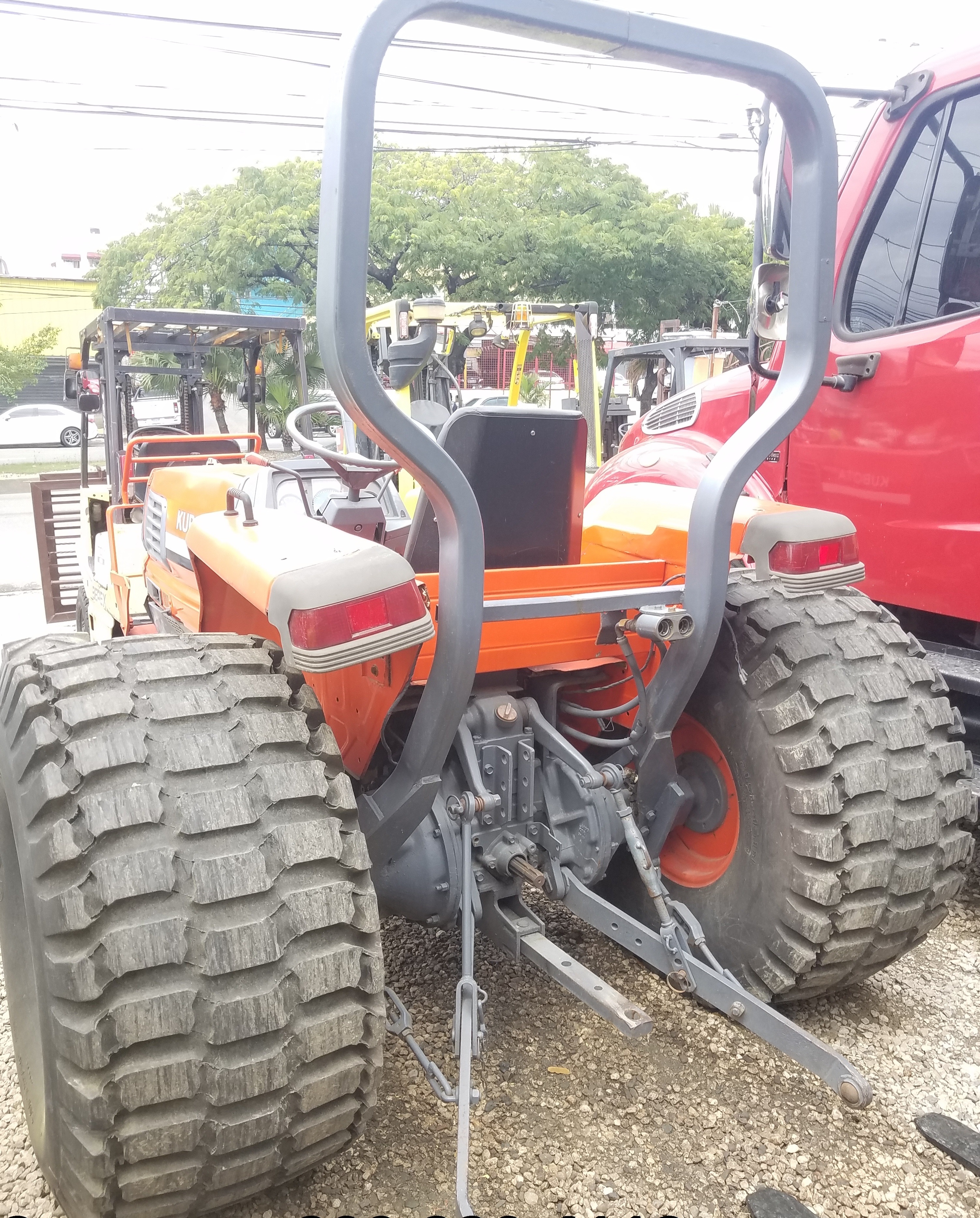 otros vehiculos - tractor kubota 4x4 32hp  5