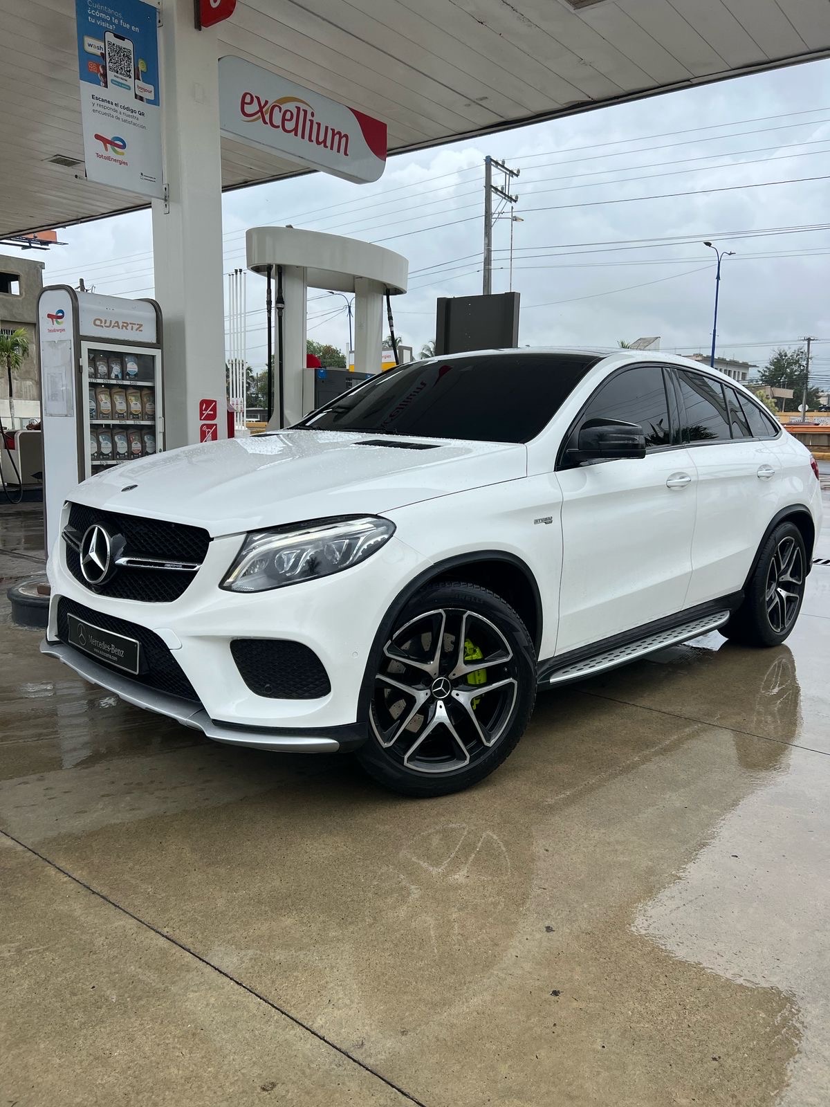 jeepetas y camionetas - Vendo Mercedes Benz GLE 43 negociable 