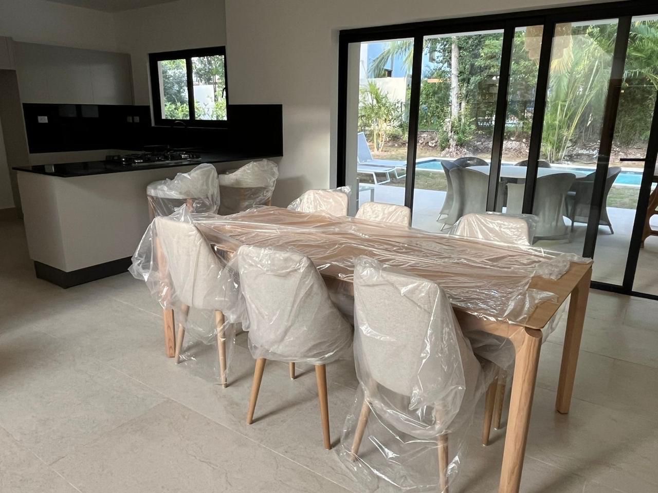 casas vacacionales y villas - venta de Villa amueblada con piscina en punta cana village República Dominicana  8