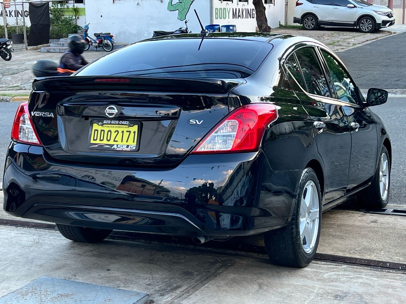 carros - Nissan versa SV 2019 el más full 3