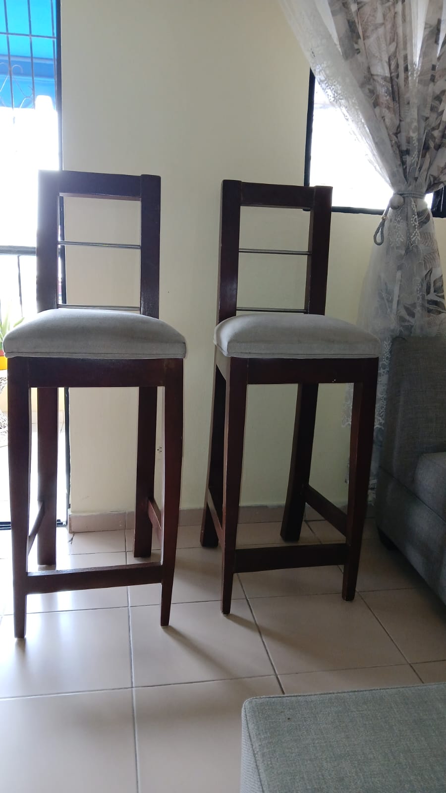 muebles y colchones - Vendo 2 taburetes de caoba, en oferta 