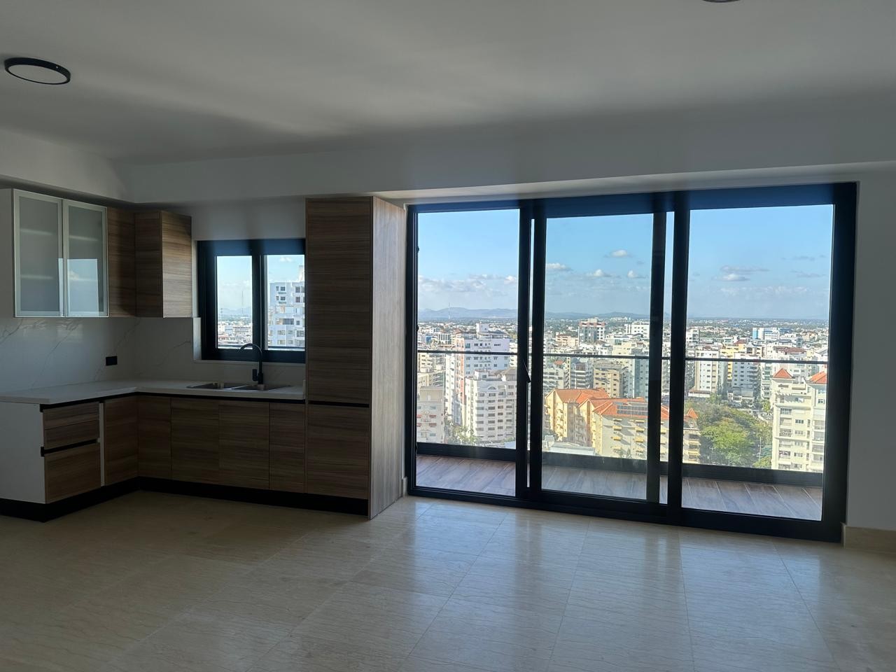 apartamentos - En alquiler apartamento en Naco, vista espectacular 
2 Hab, 2 parq
US$2,000  5