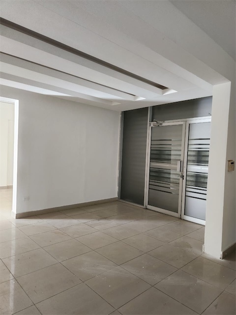 oficinas y locales comerciales - Local amplio dos niveles 3