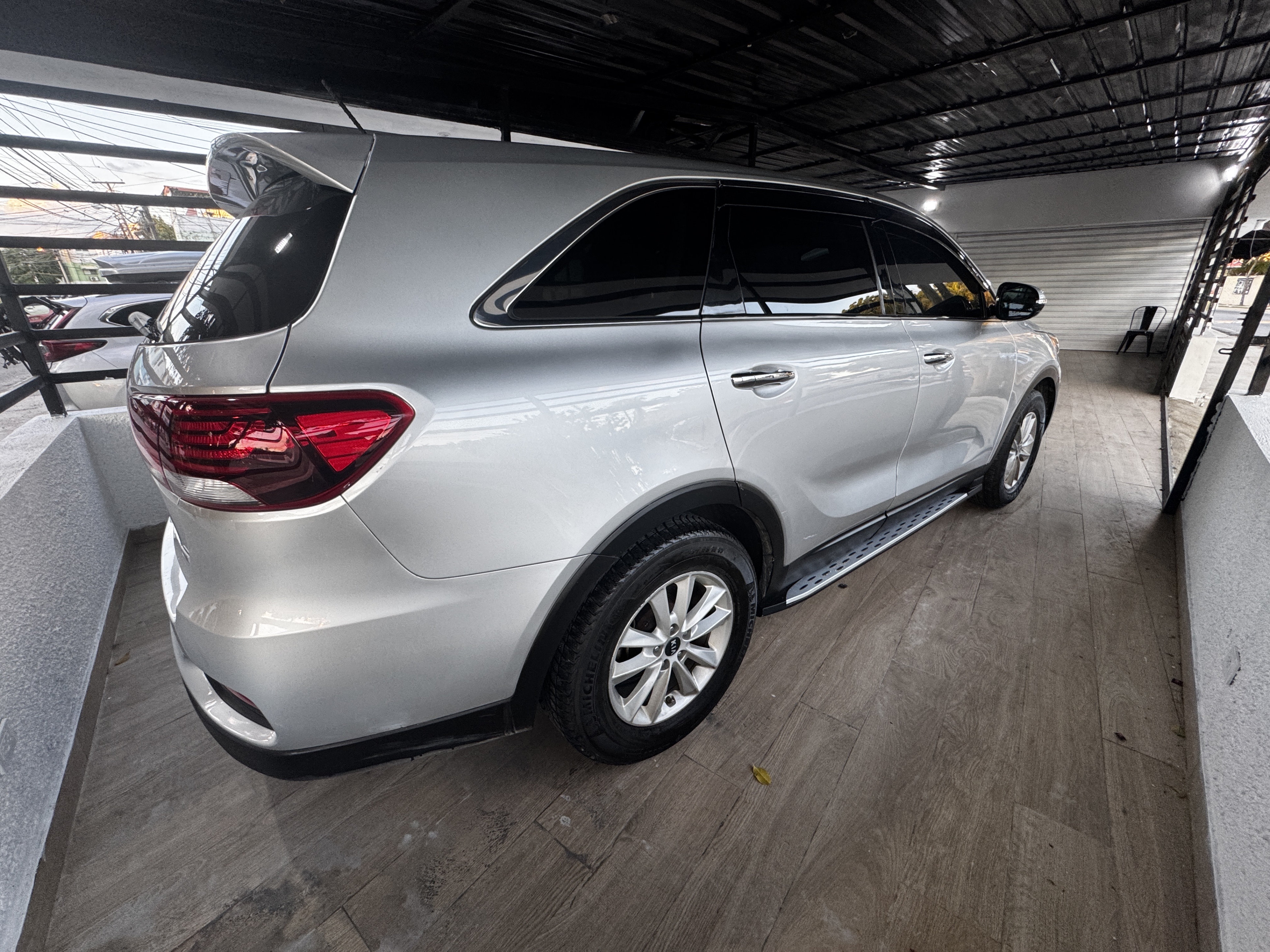 jeepetas y camionetas - Kia Sorento 2019 LX 4